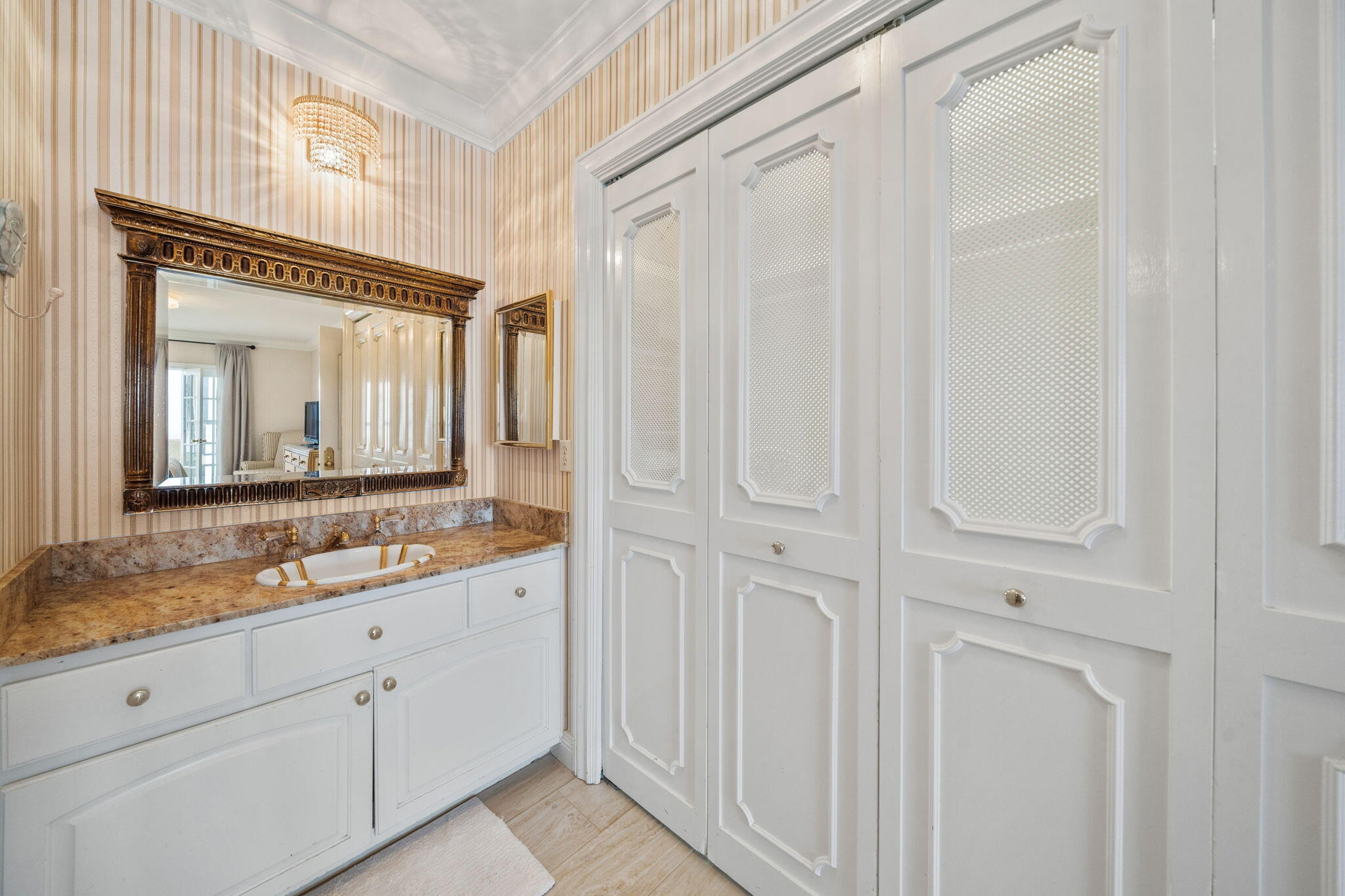 REGENCY TOWERS CONDO - Residential