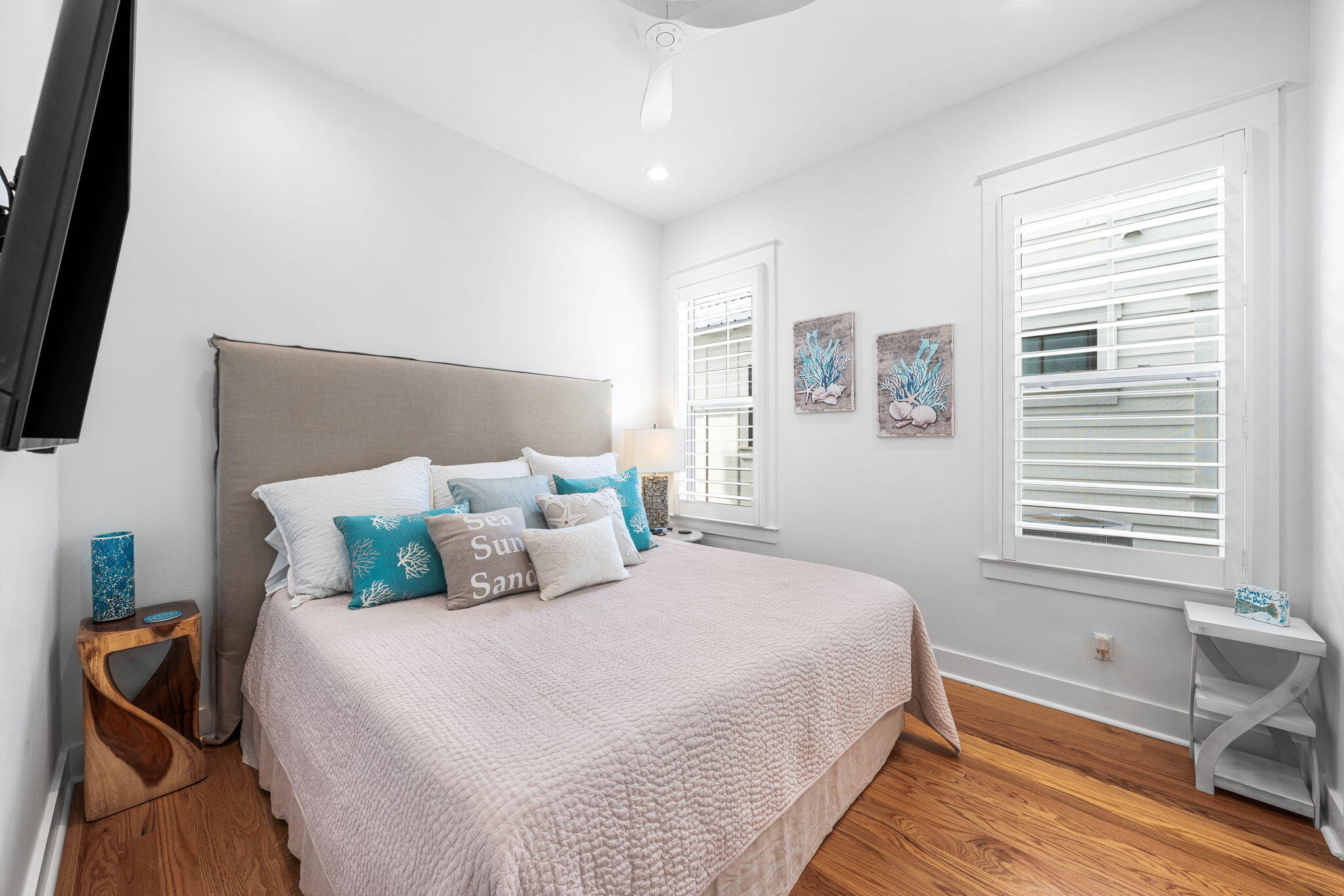 COTTAGES AT EASTERN LAKE - Residential