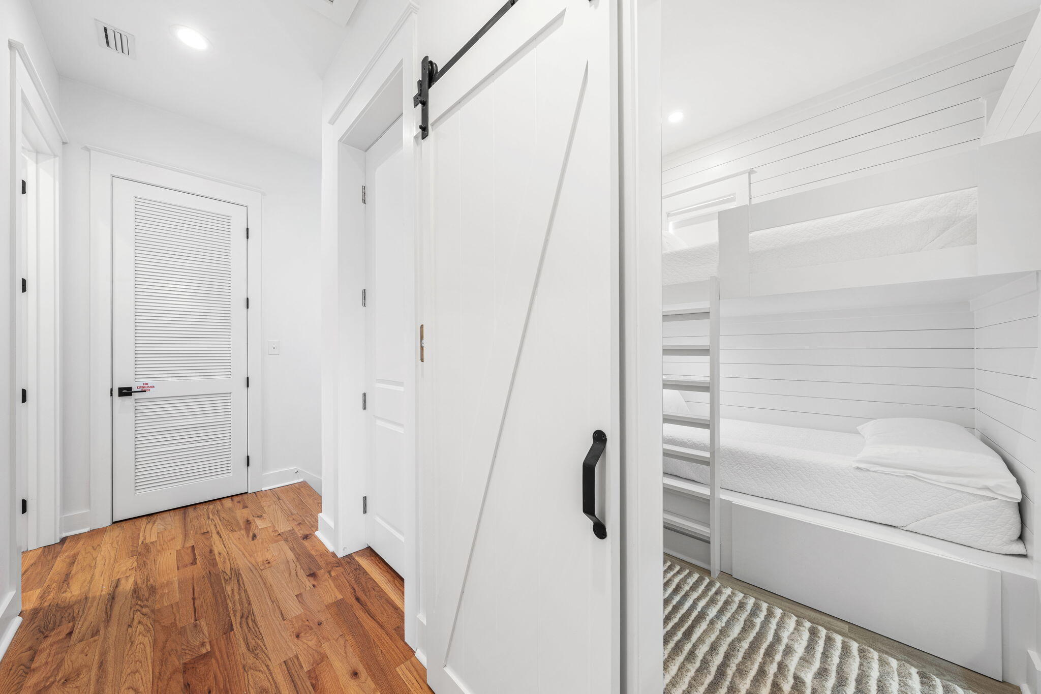 COTTAGES AT EASTERN LAKE - Residential