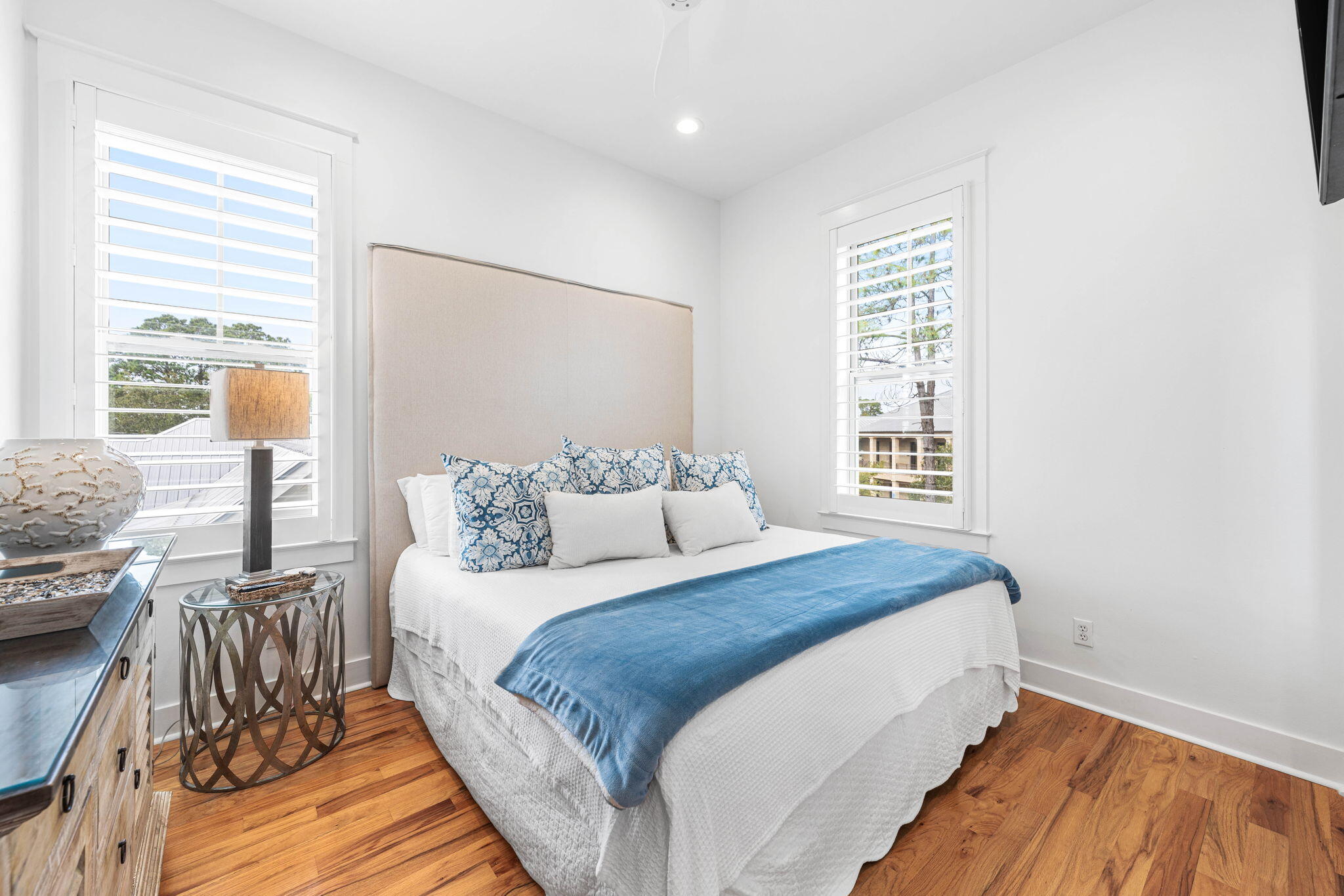 COTTAGES AT EASTERN LAKE - Residential