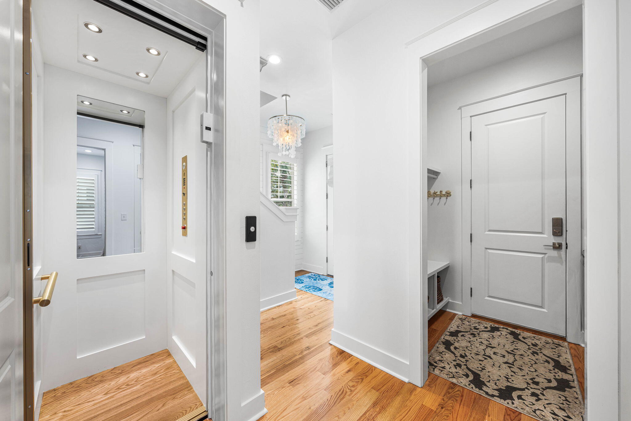 COTTAGES AT EASTERN LAKE - Residential