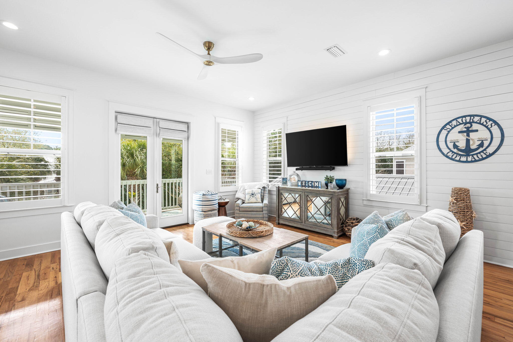 COTTAGES AT EASTERN LAKE - Residential