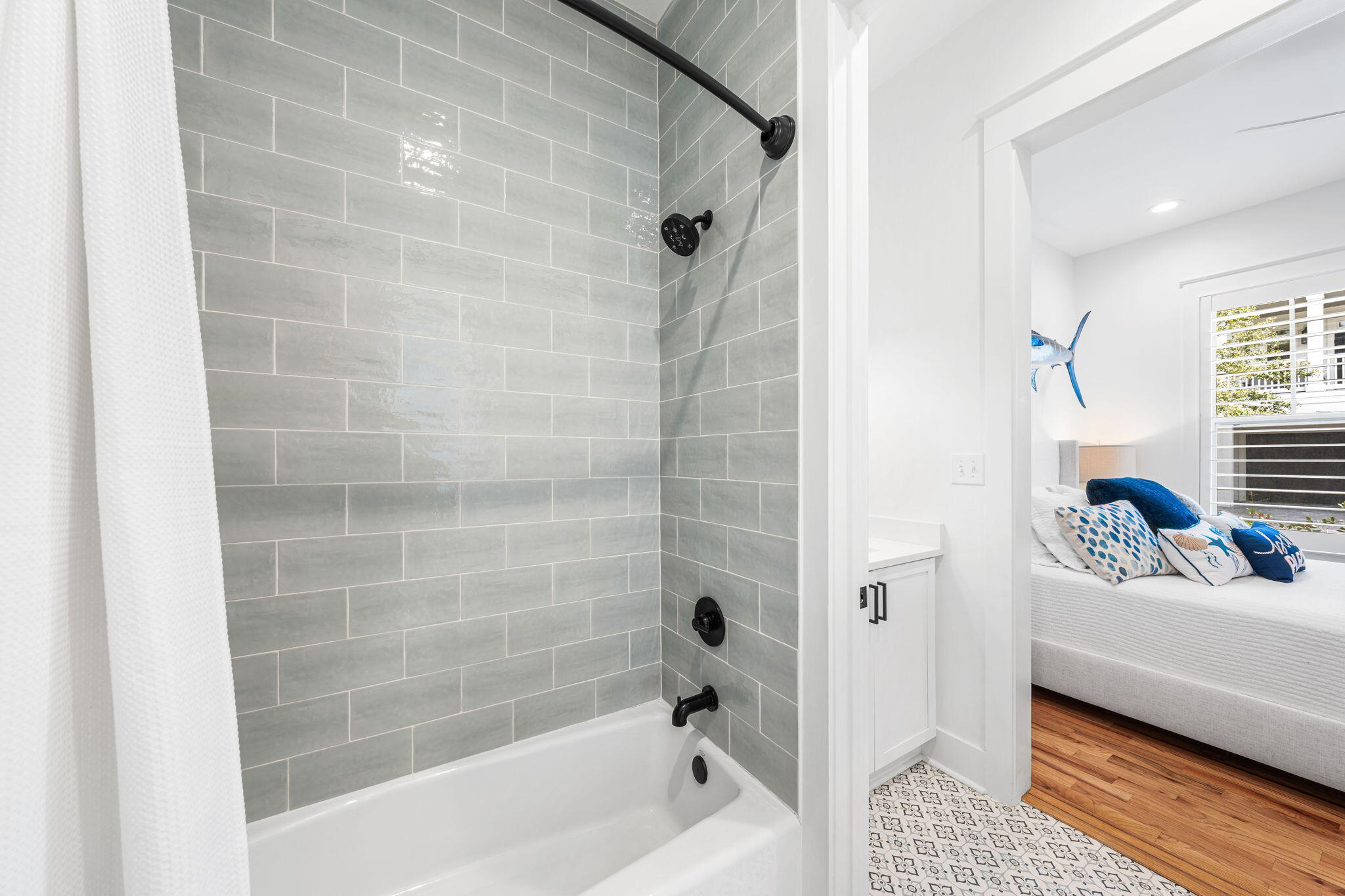 COTTAGES AT EASTERN LAKE - Residential