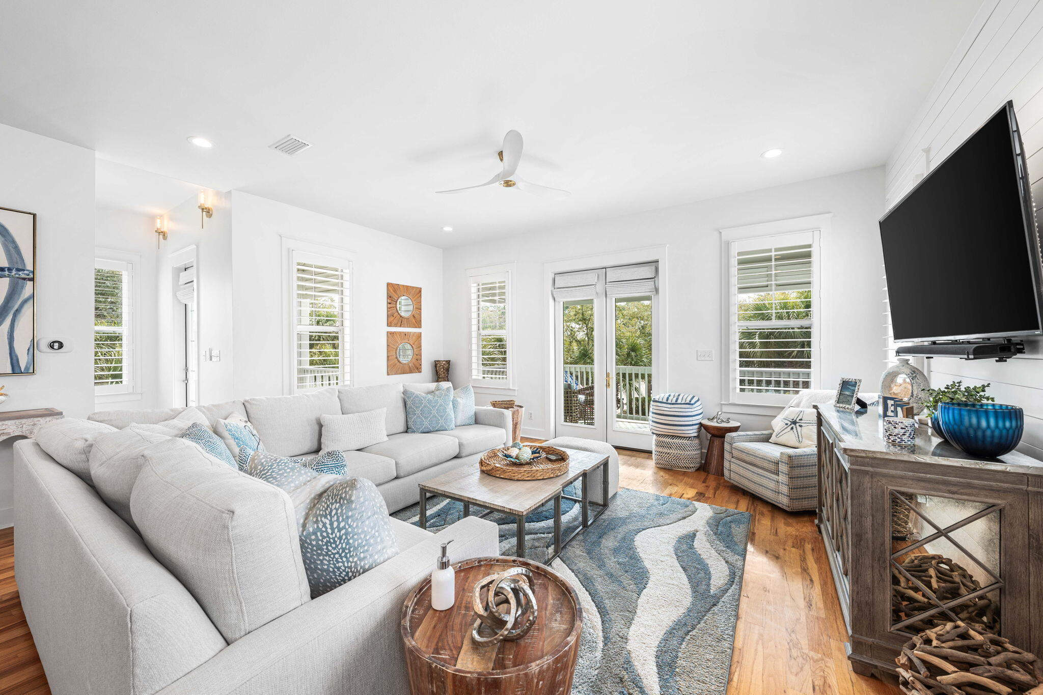 COTTAGES AT EASTERN LAKE - Residential