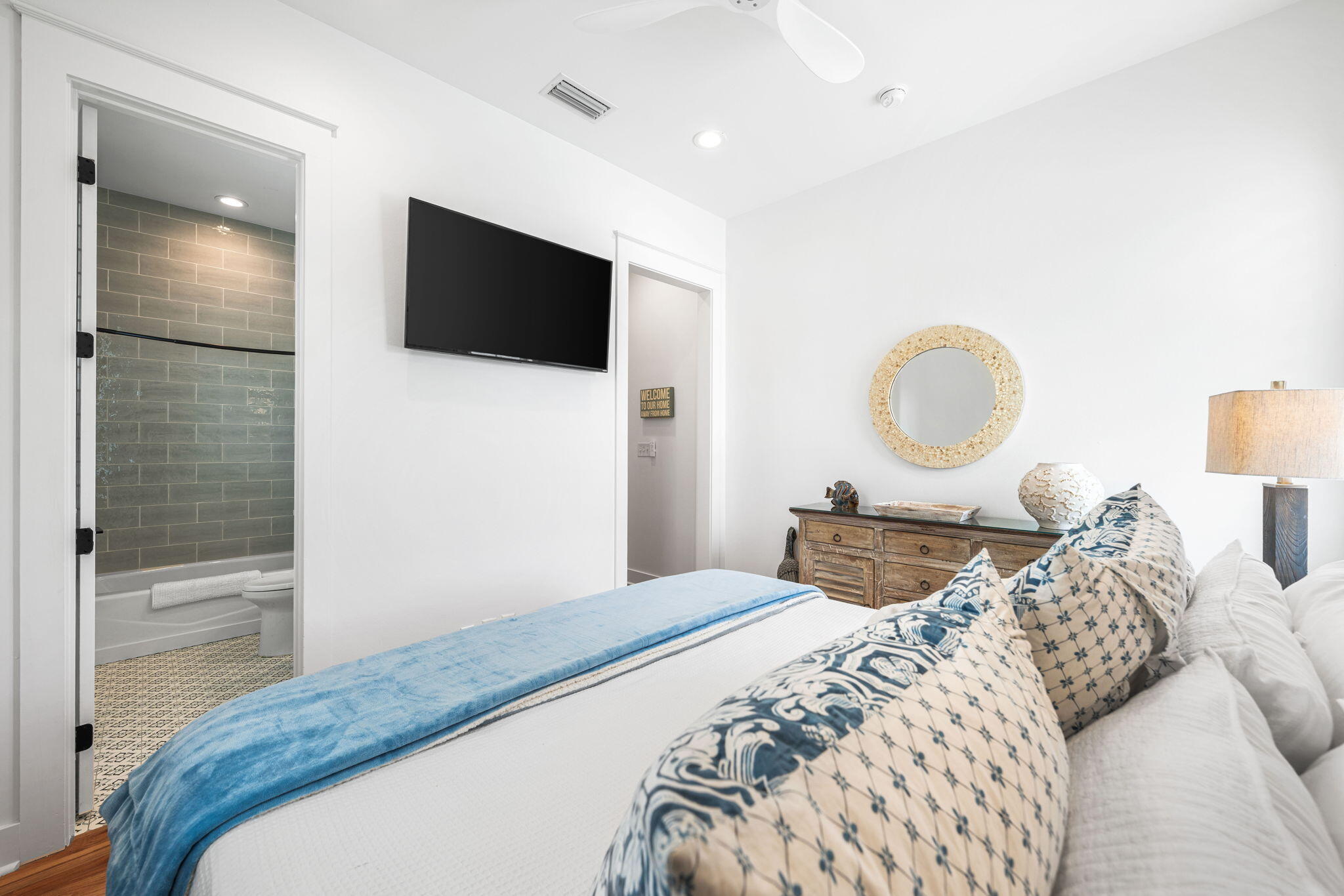 COTTAGES AT EASTERN LAKE - Residential