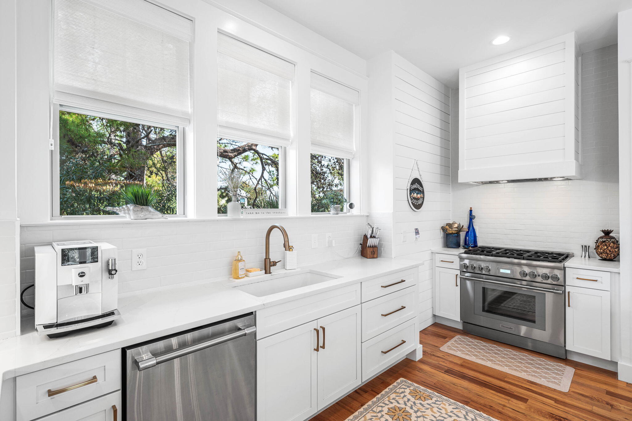 COTTAGES AT EASTERN LAKE - Residential