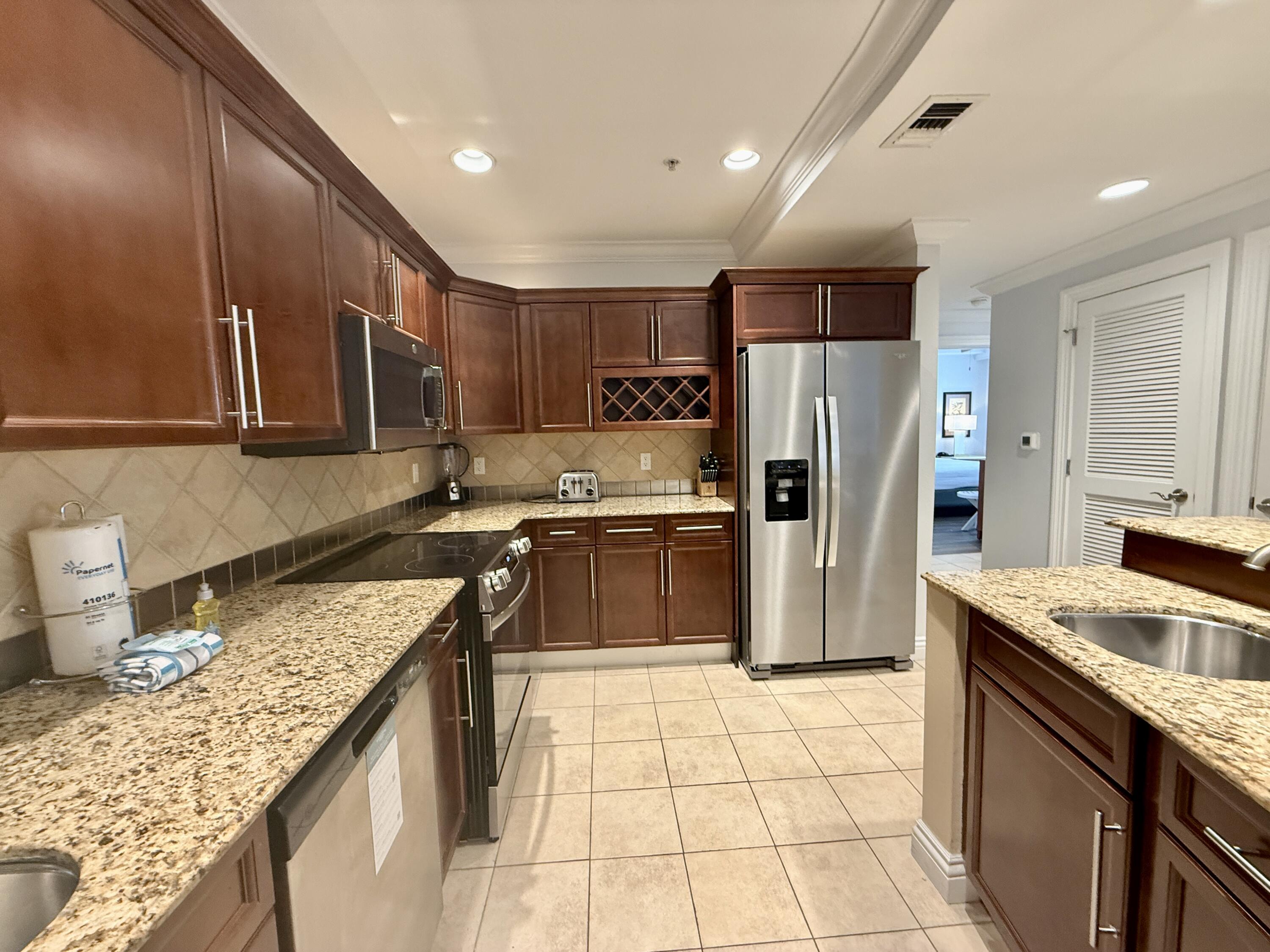 EMERALD GRANDE - Residential