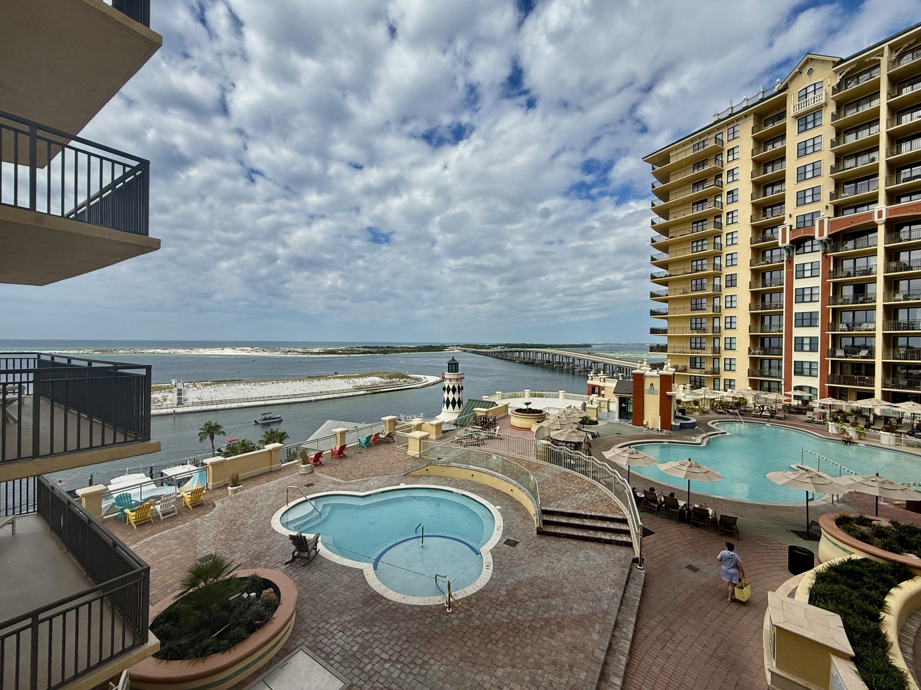 EMERALD GRANDE - Residential