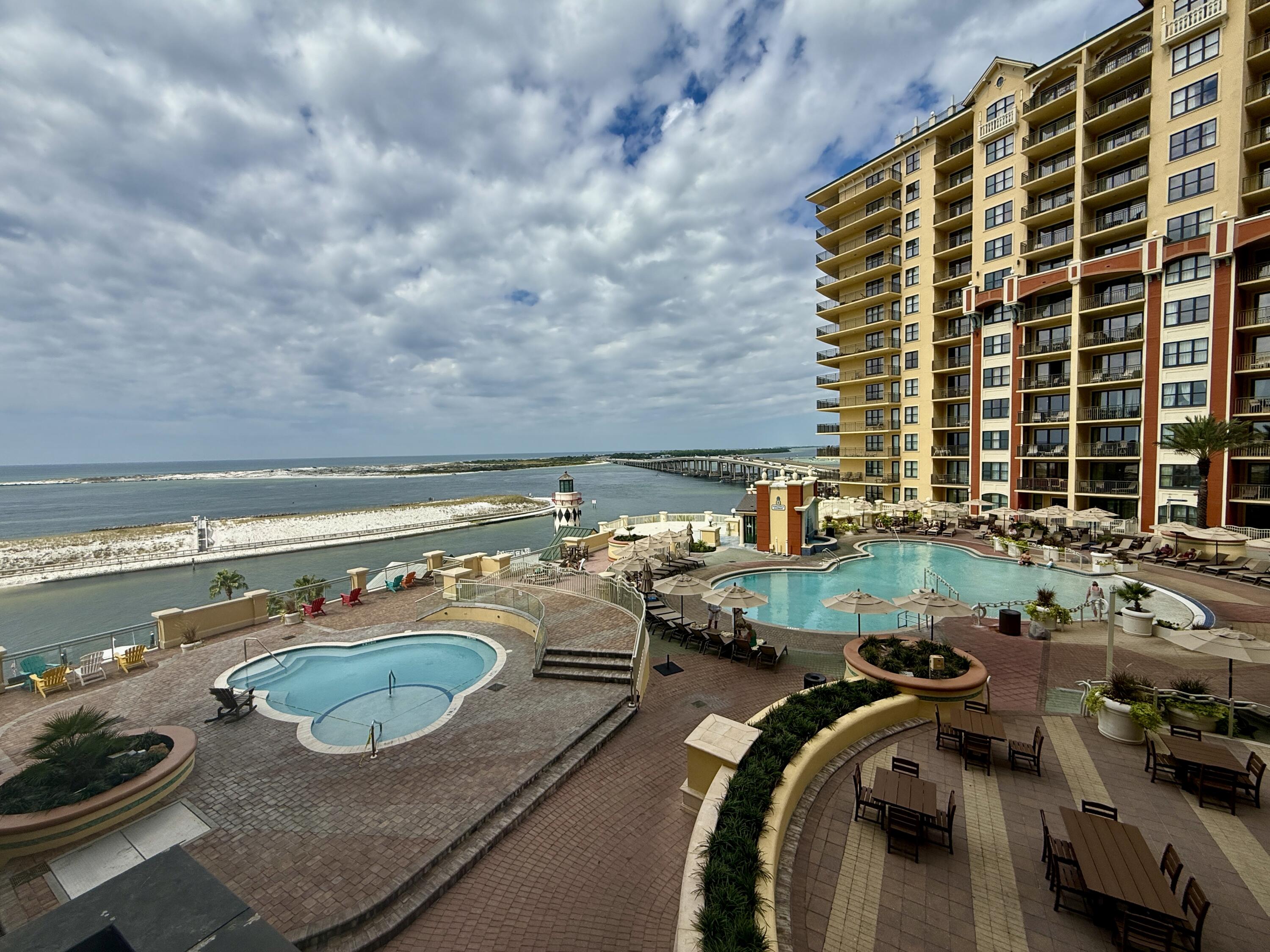 EMERALD GRANDE - Residential