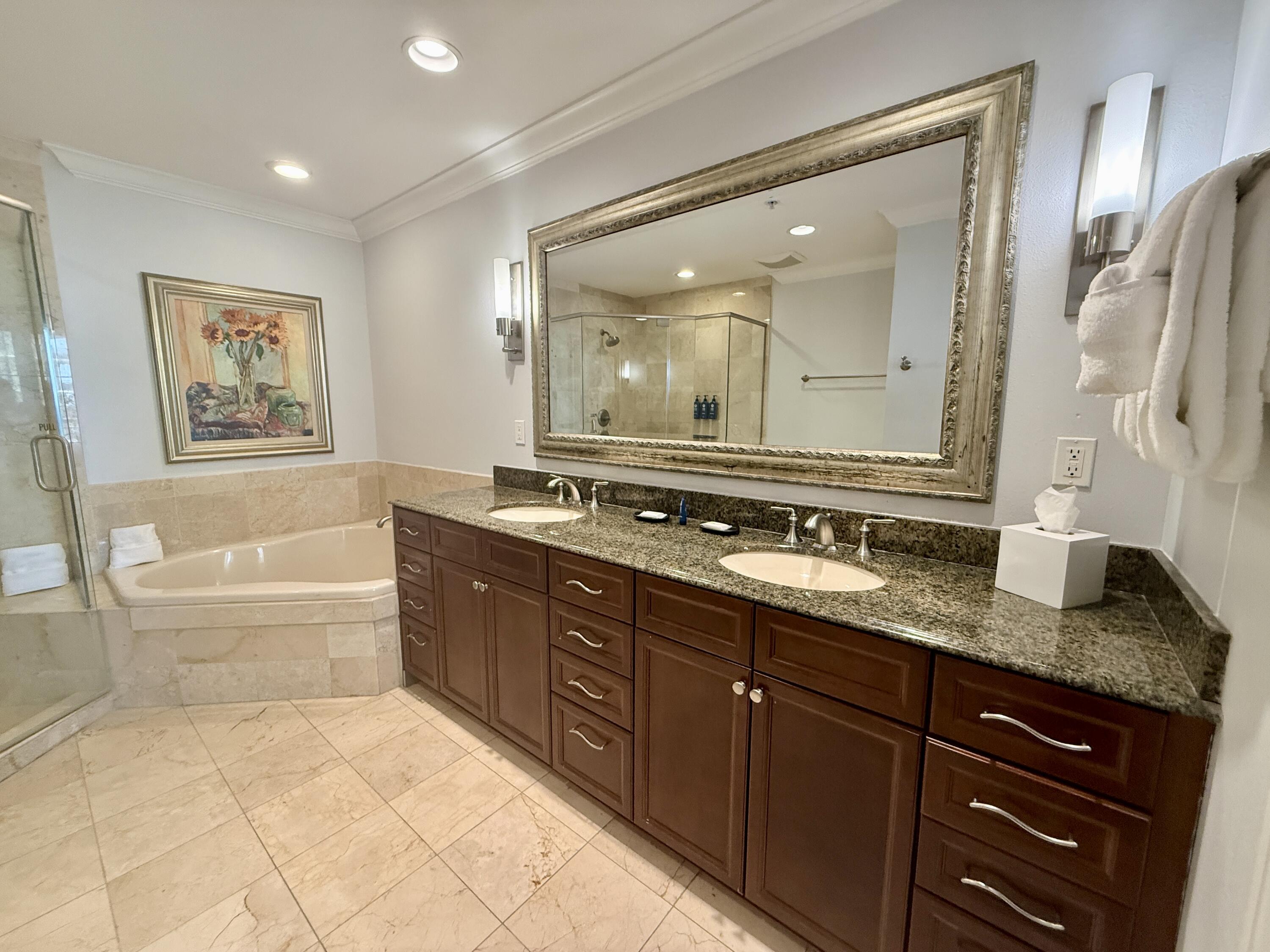 EMERALD GRANDE - Residential