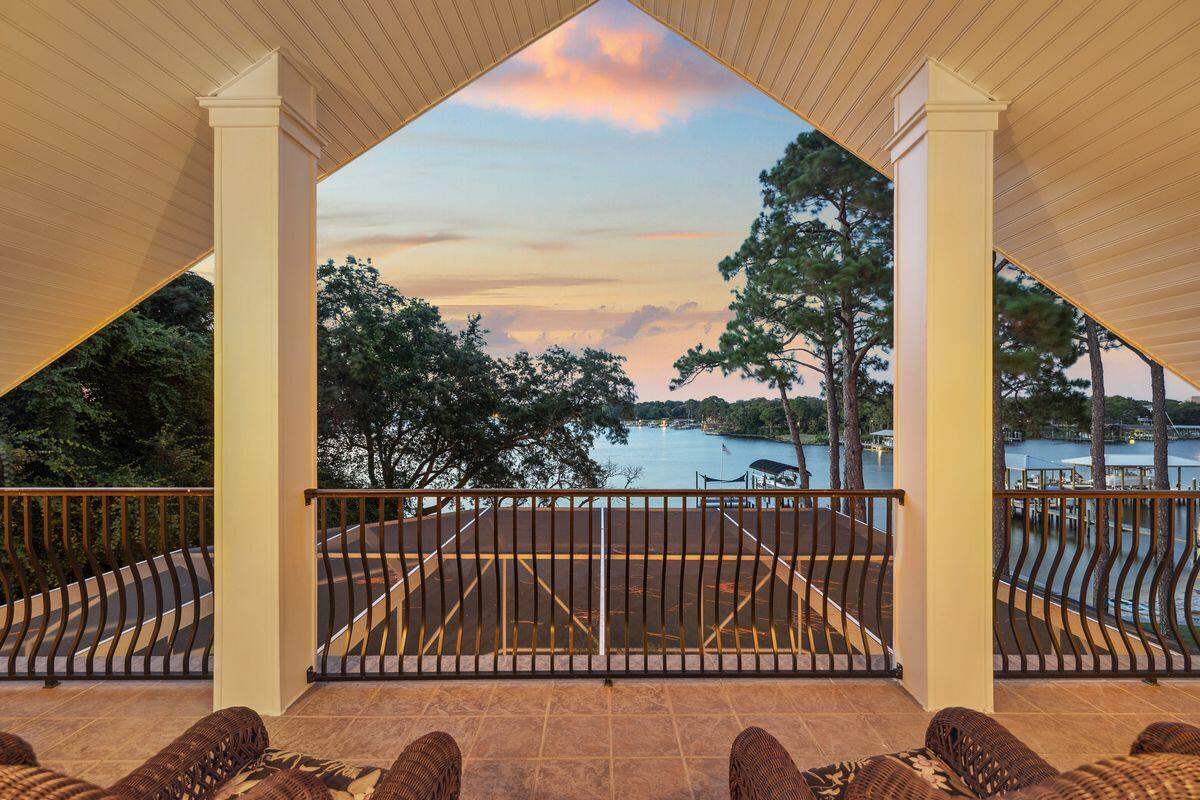 RESUB OF KELLYS ADD TO DESTIN PARTS OF LOTS 1-3 BLK 6 - Residential