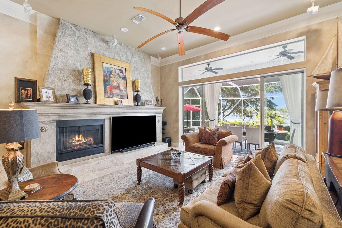 RESUB OF KELLYS ADD TO DESTIN PARTS OF LOTS 1-3 BLK 6 - Residential