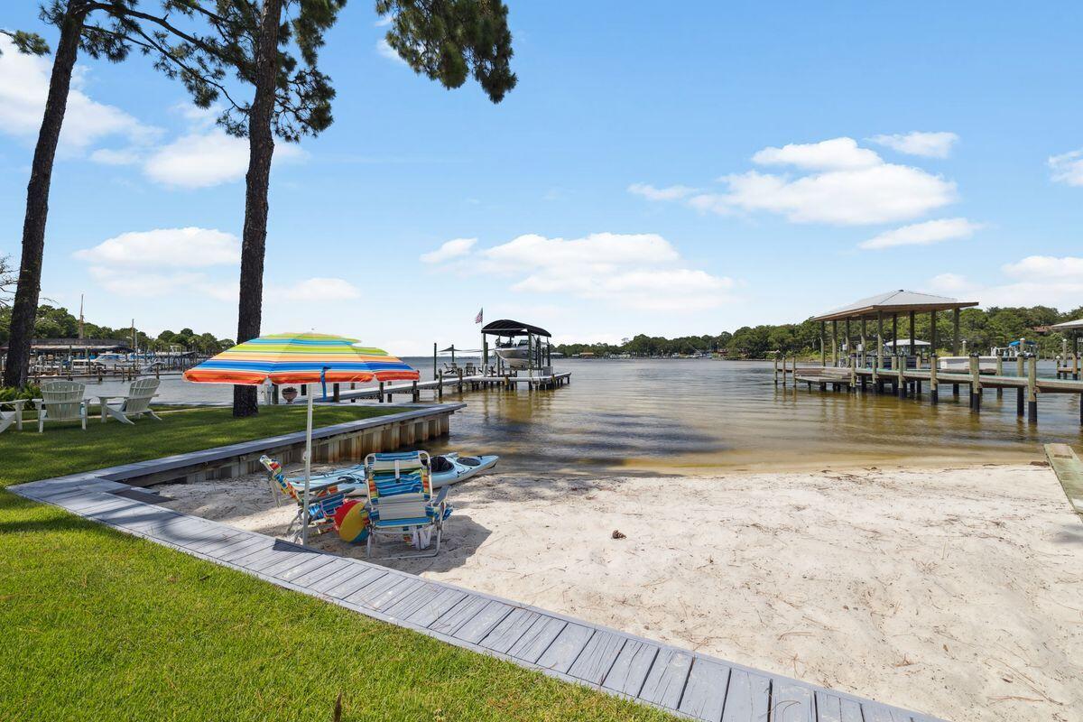 RESUB OF KELLYS ADD TO DESTIN PARTS OF LOTS 1-3 BLK 6 - Residential