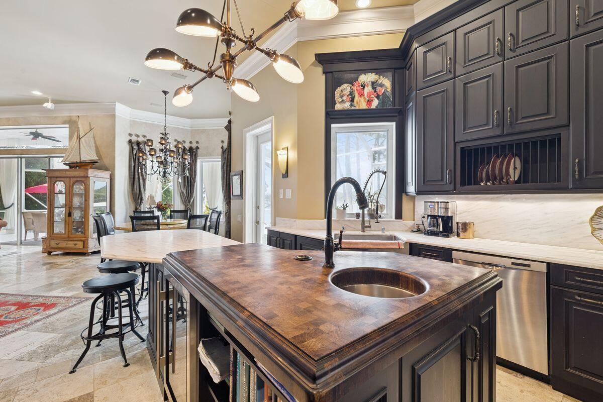 RESUB OF KELLYS ADD TO DESTIN PARTS OF LOTS 1-3 BLK 6 - Residential