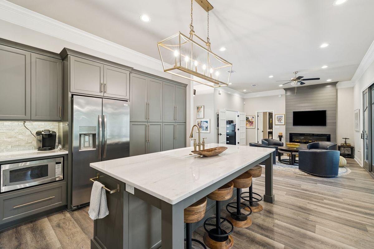 RESUB OF KELLYS ADD TO DESTIN PARTS OF LOTS 1-3 BLK 6 - Residential