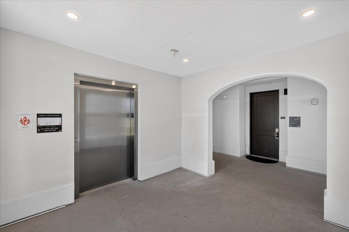 319 N The Grove Drive 225