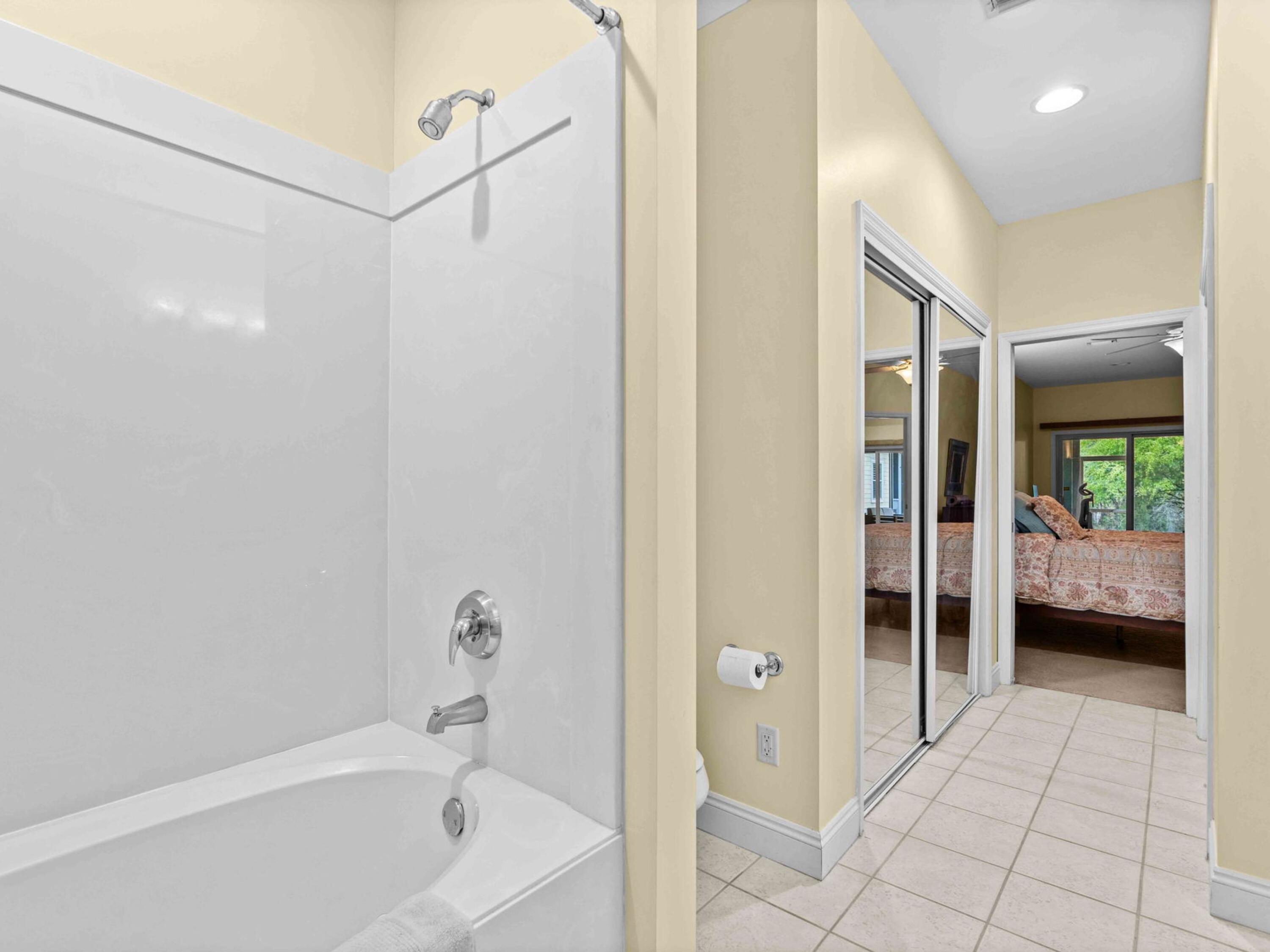 OAKS PLANTATION - Residential