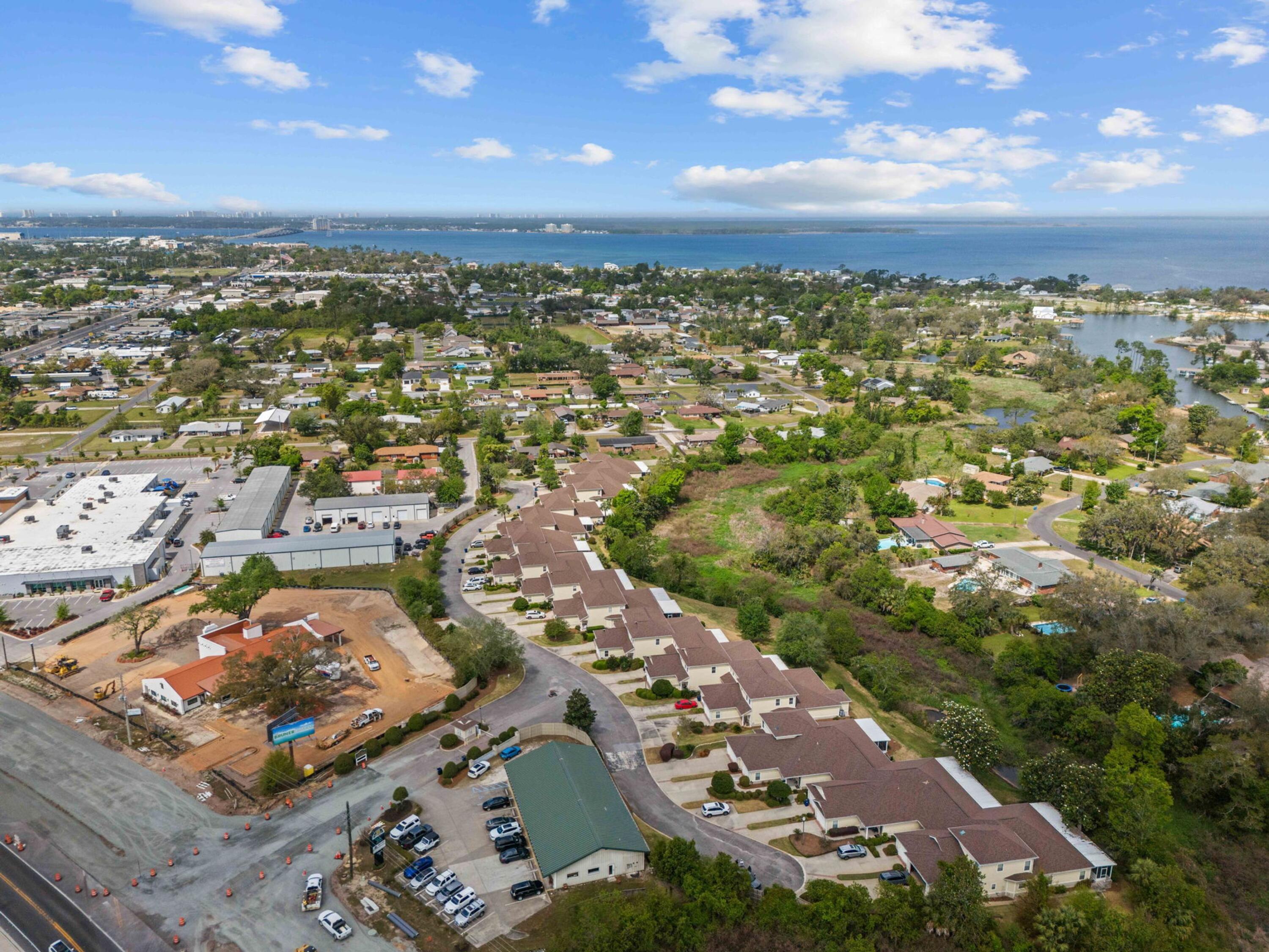 OAKS PLANTATION - Residential