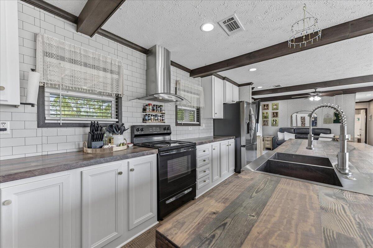 NO RECORDED SUBDIVISION - Residential