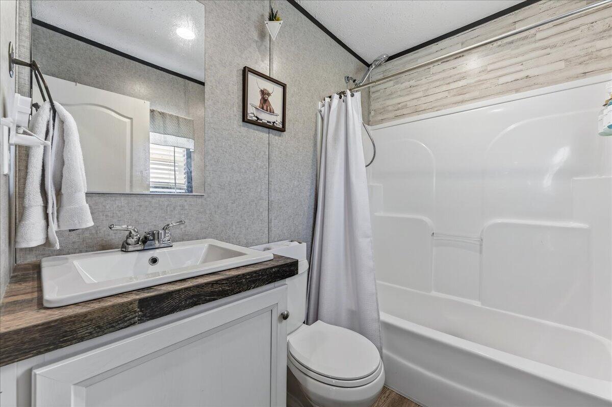 NO RECORDED SUBDIVISION - Residential