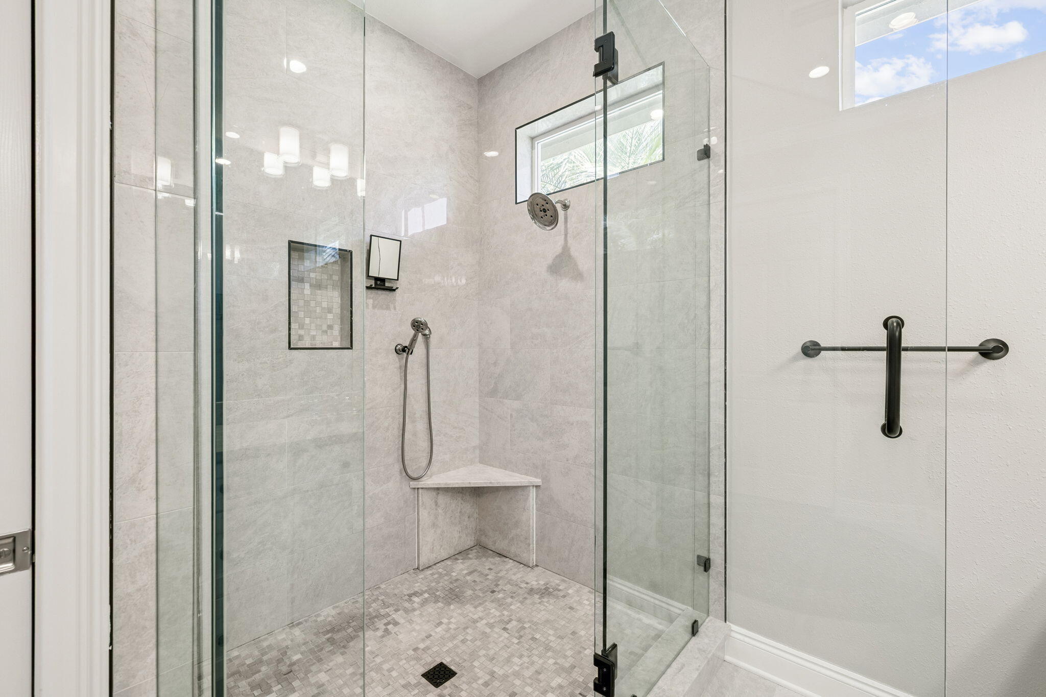 BURNT PINE - Residential