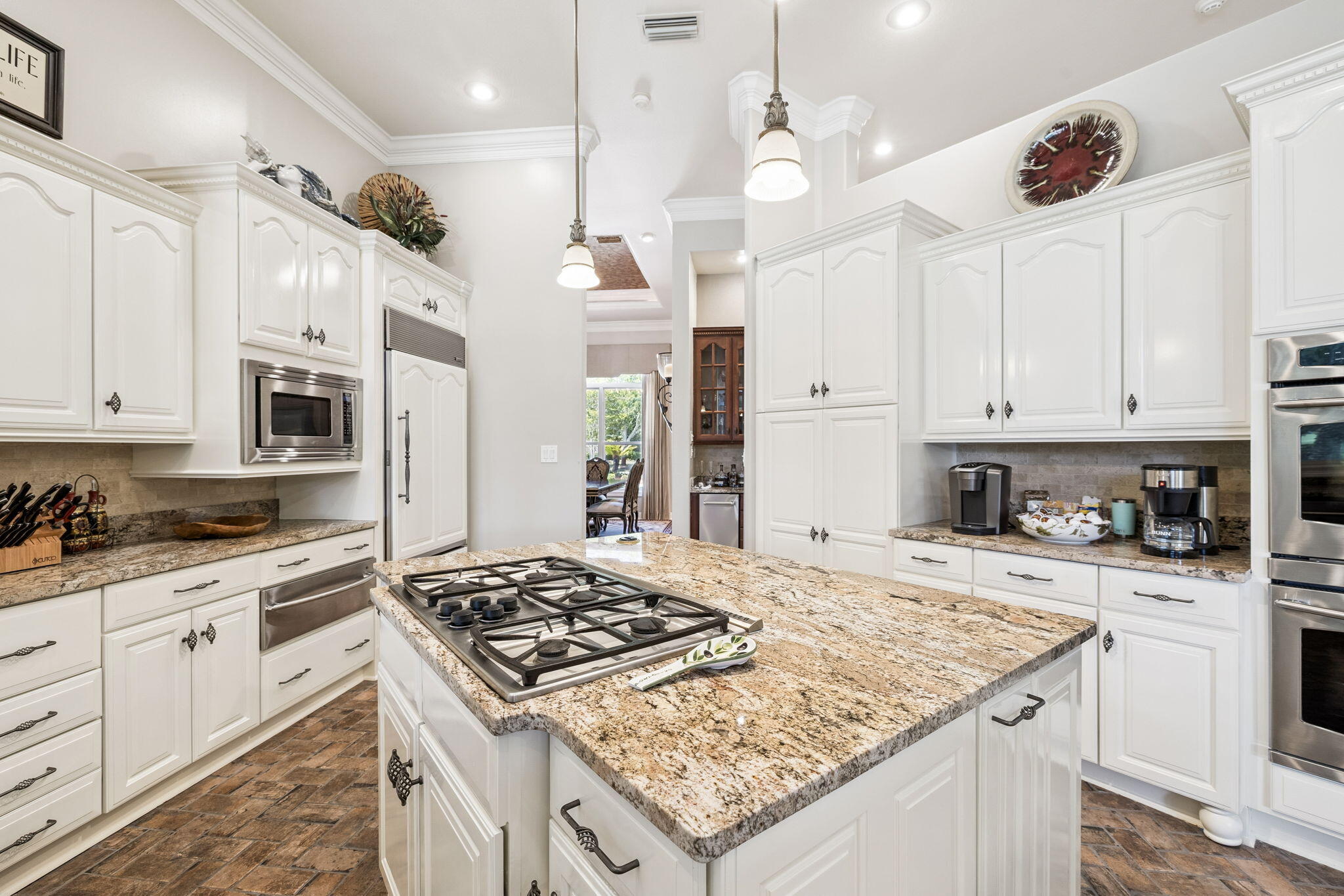 BURNT PINE - Residential