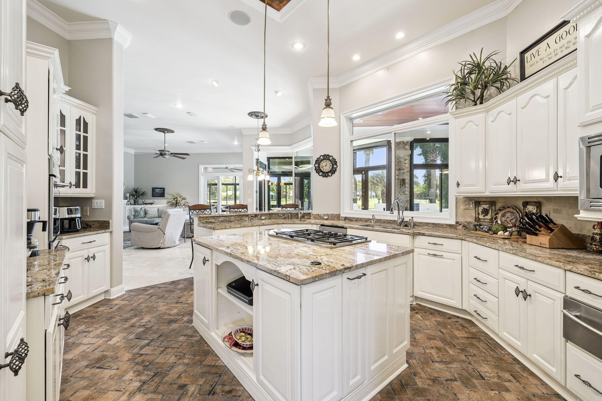 BURNT PINE - Residential