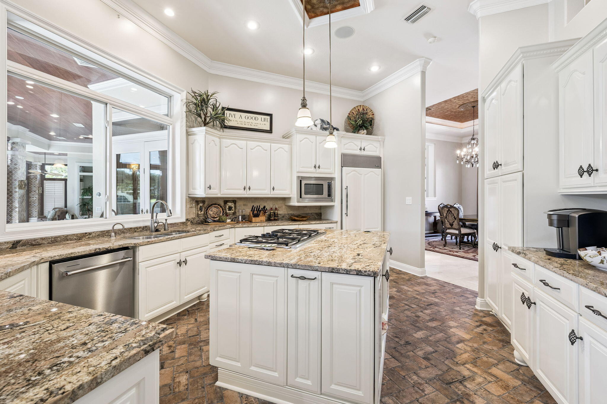 BURNT PINE - Residential