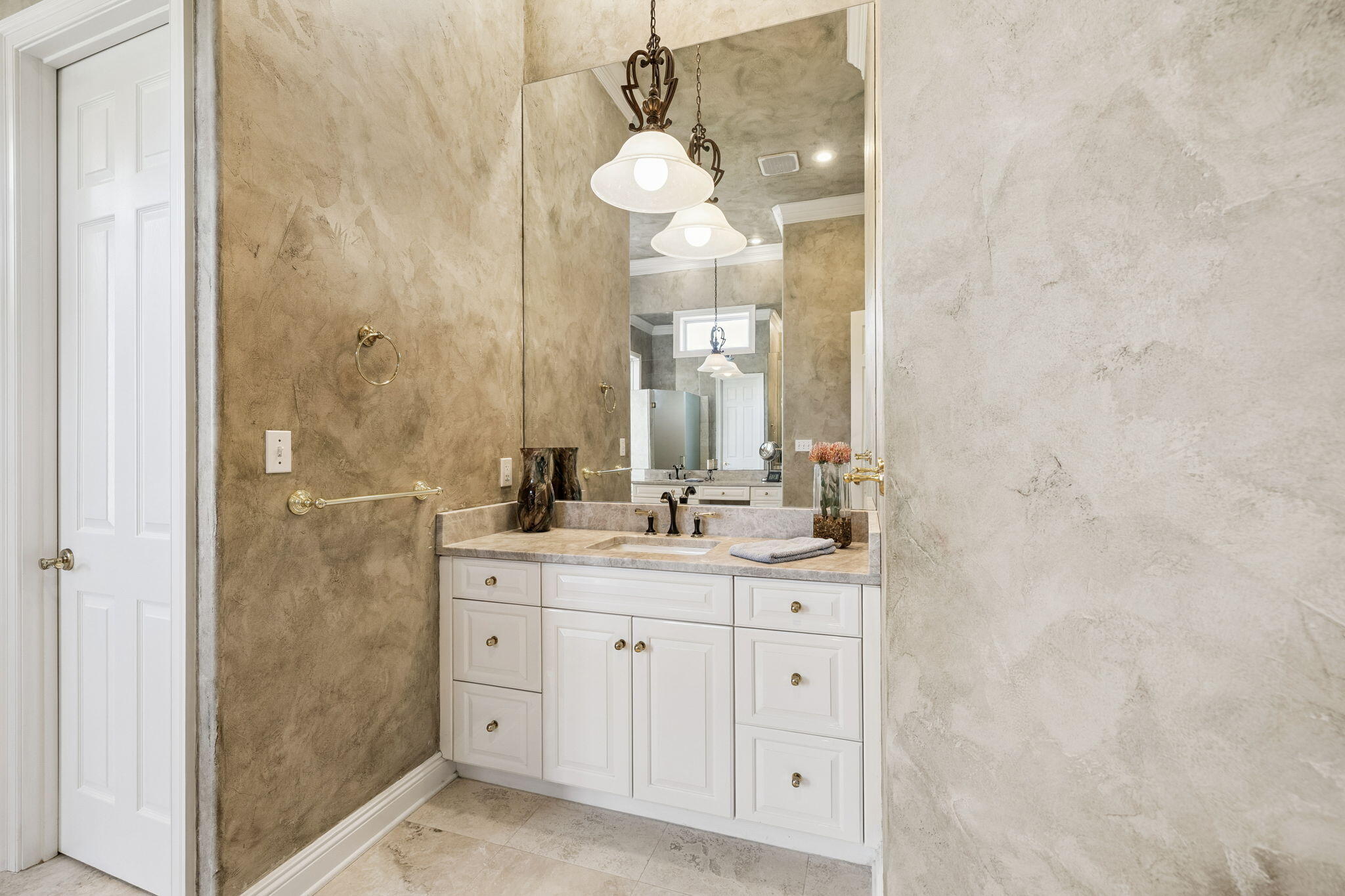 BURNT PINE - Residential