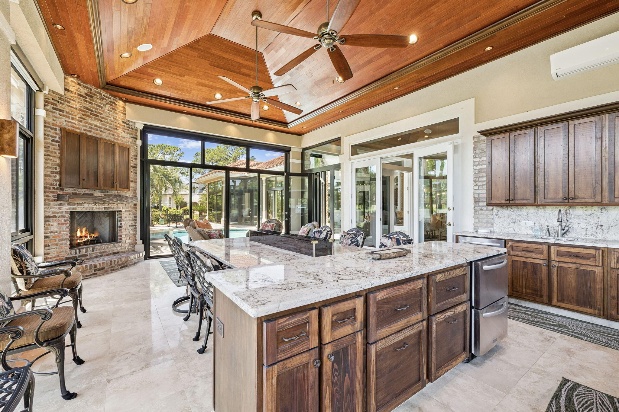 BURNT PINE - Residential