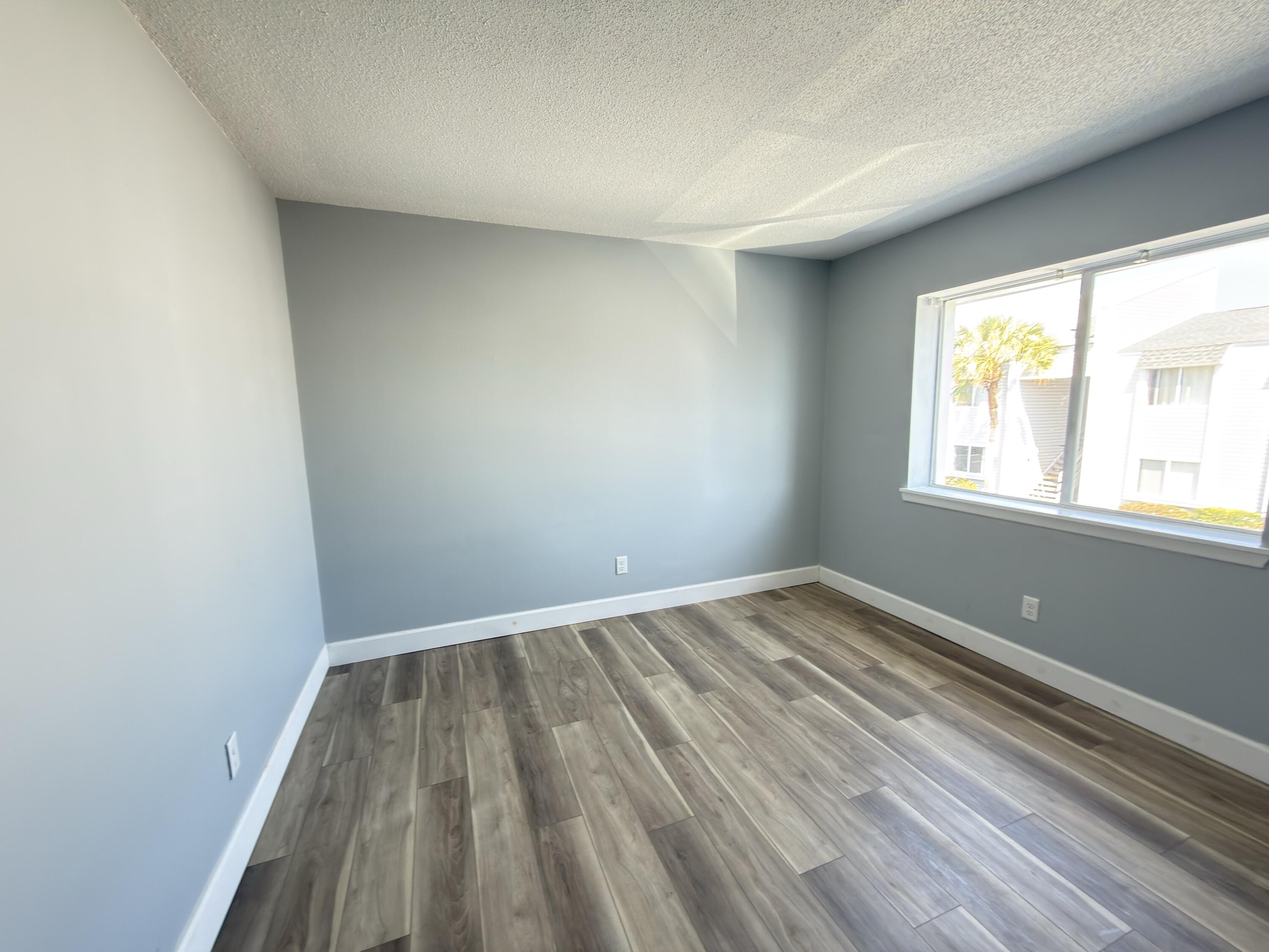 FINISTERRA CONDO - Residential