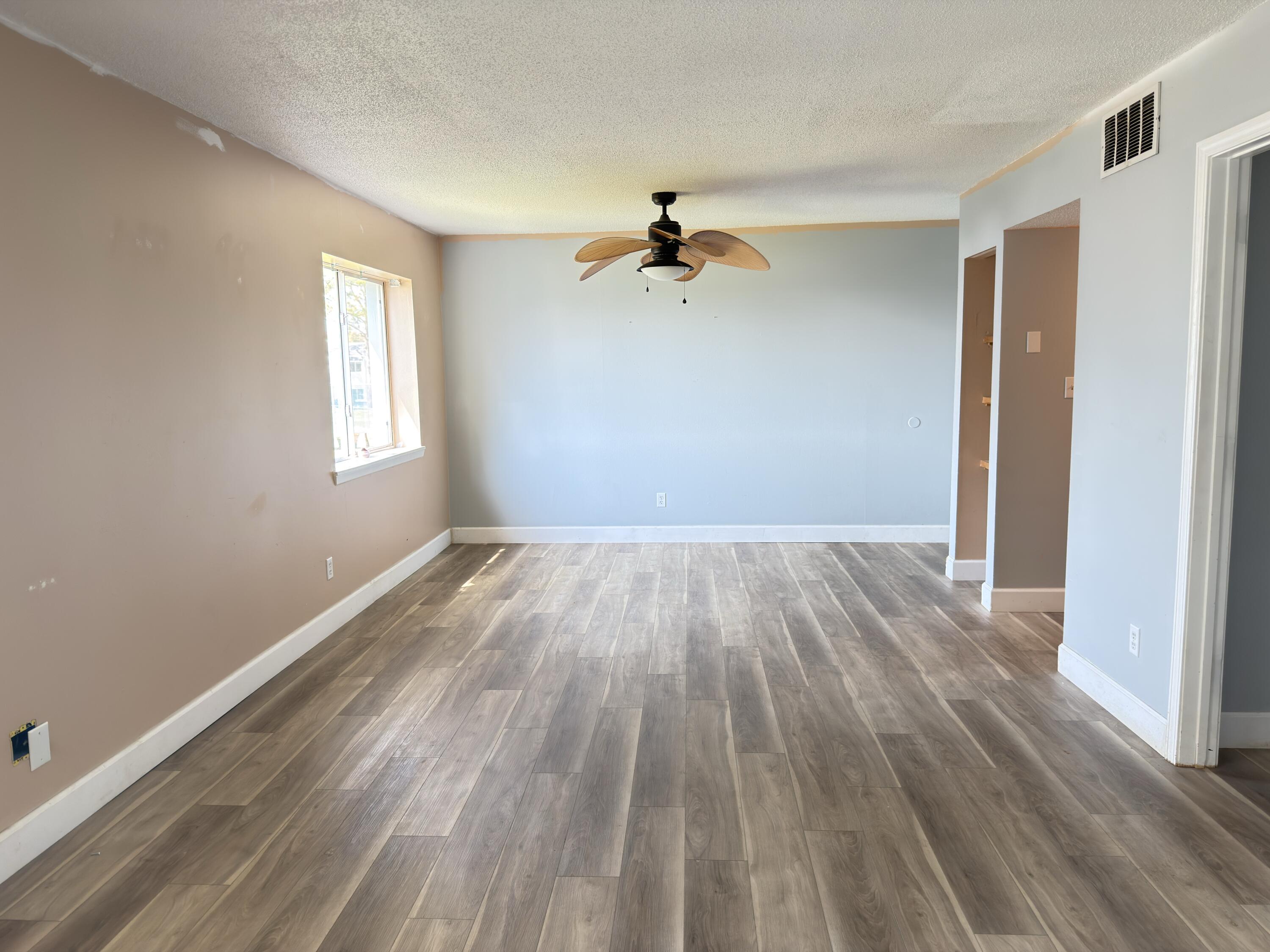 FINISTERRA CONDO - Residential