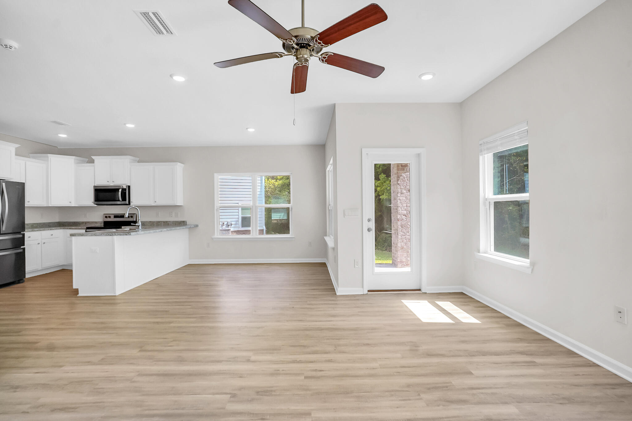 LAGRANGE LANDING - Residential