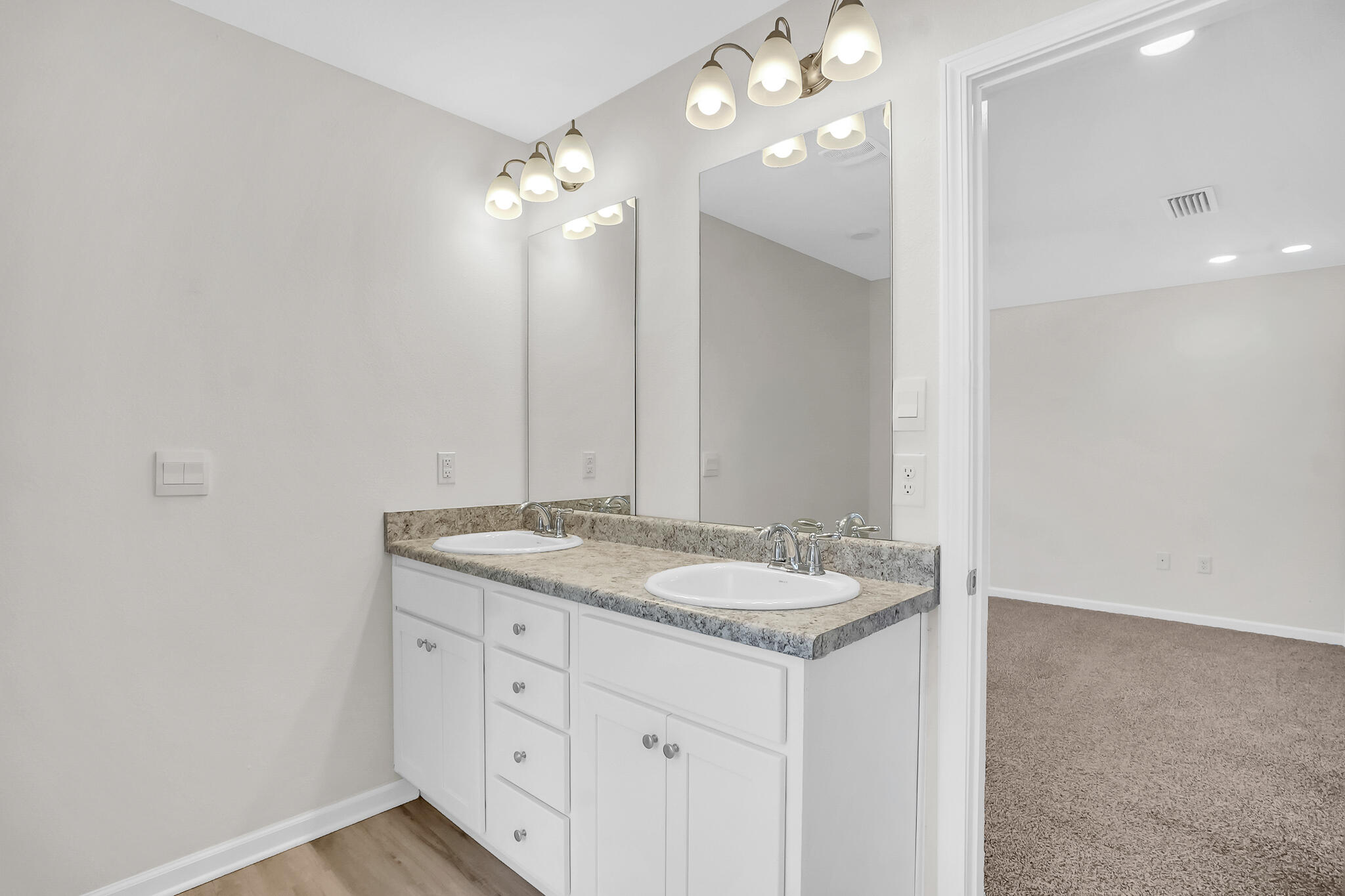 LAGRANGE LANDING - Residential