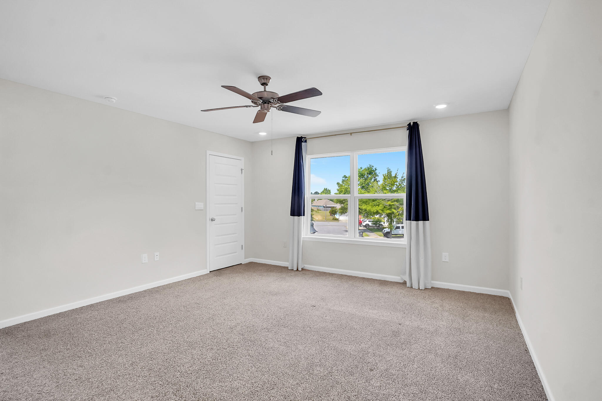 LAGRANGE LANDING - Residential