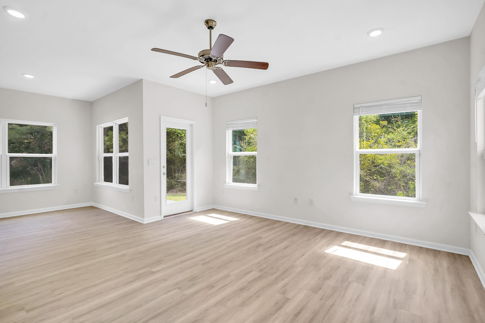 LAGRANGE LANDING - Residential