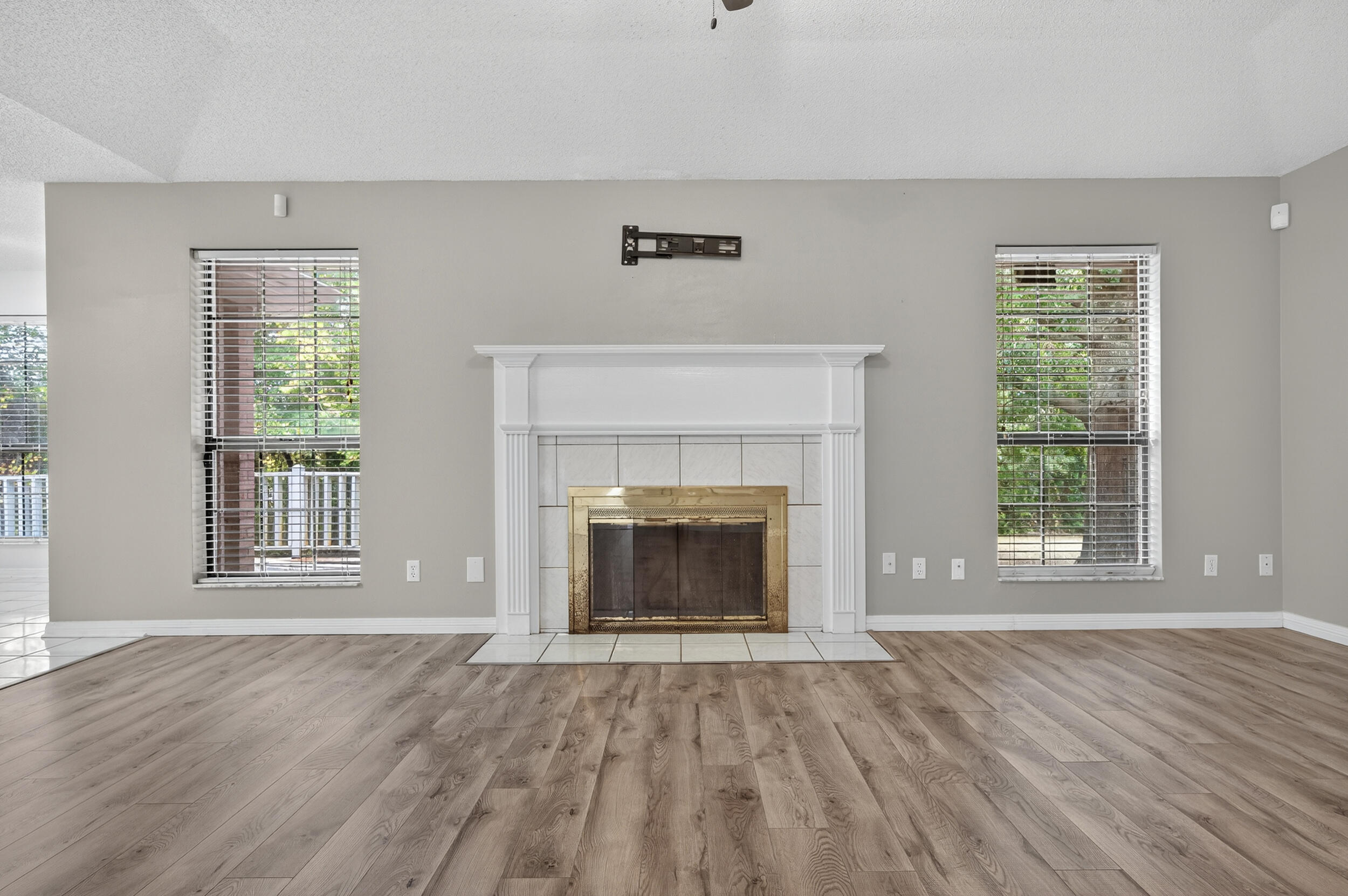 MARINERS COVE - Residential