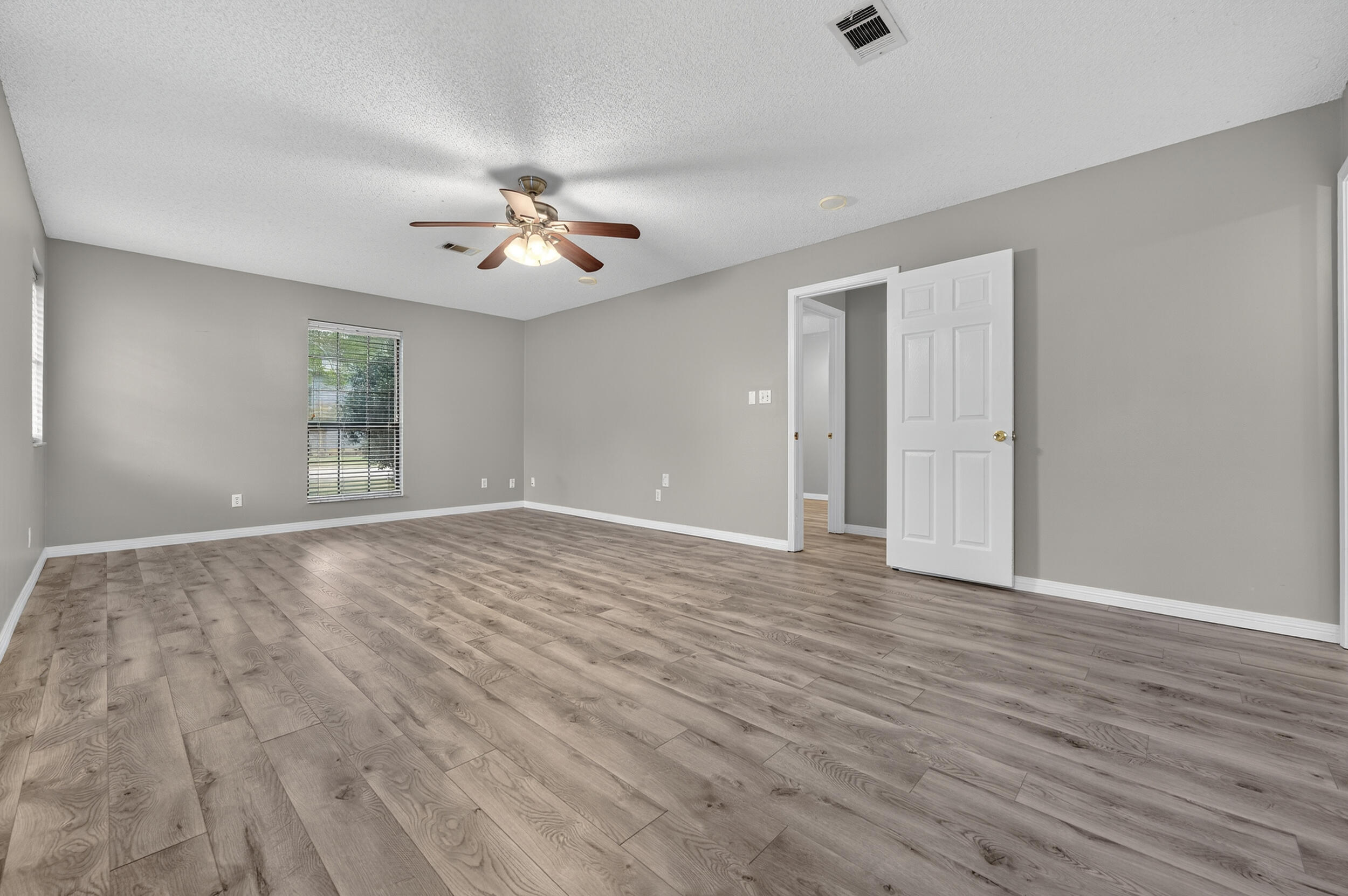 MARINERS COVE - Residential