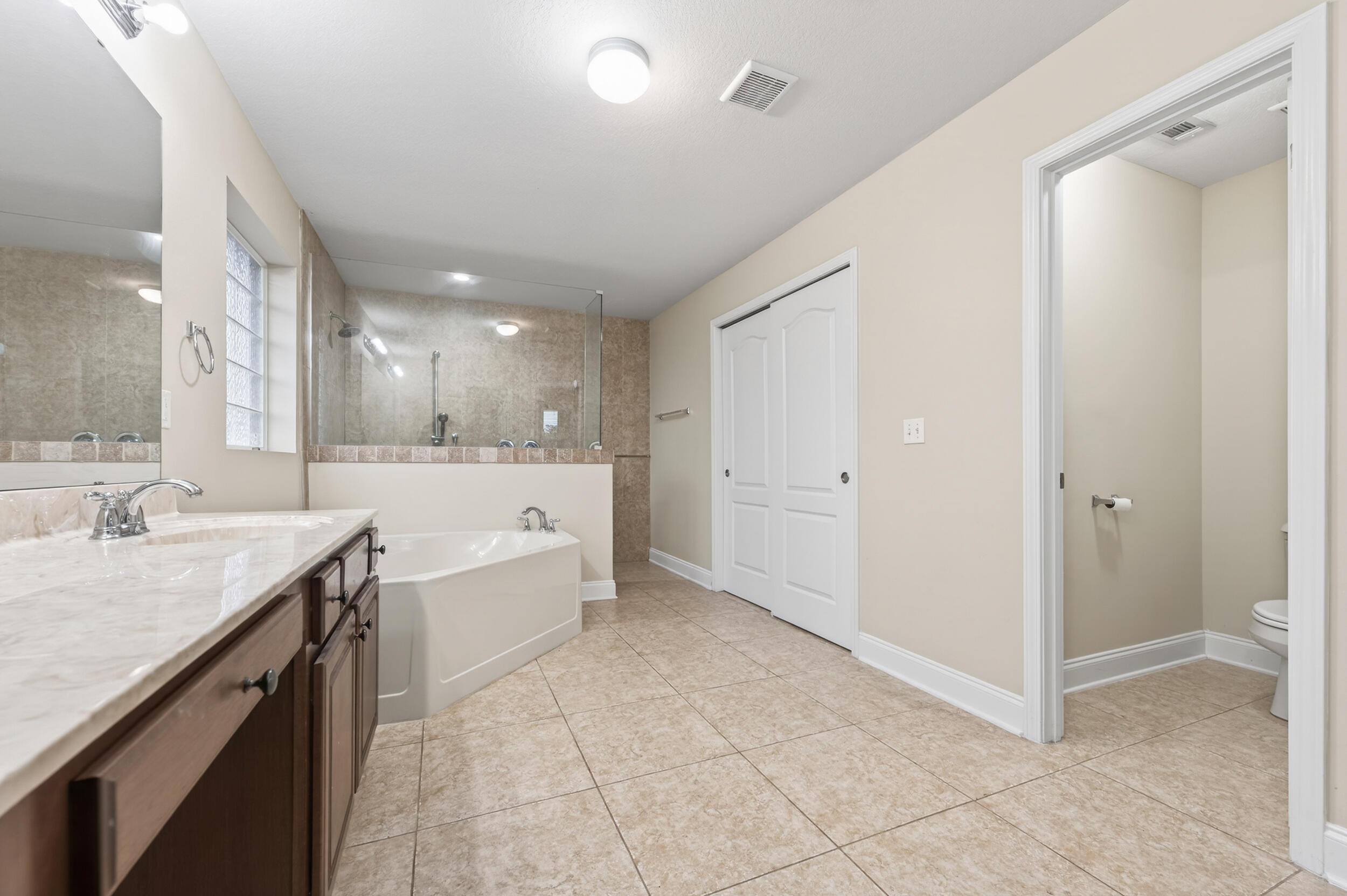 BROWNSTONE MANOR - Residential