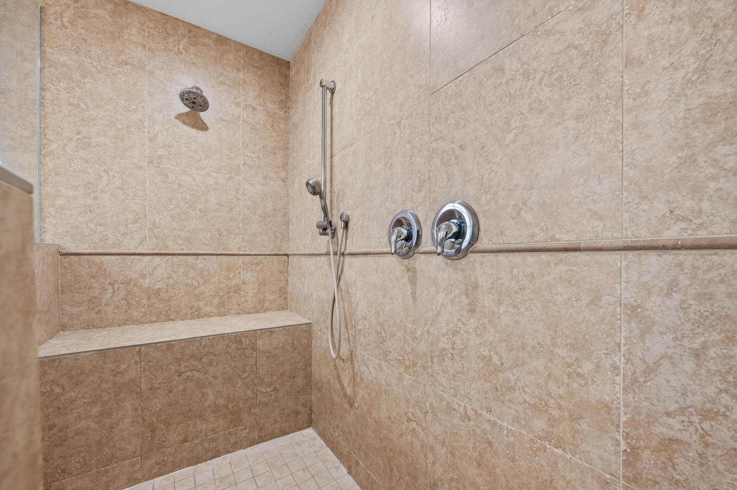 BROWNSTONE MANOR - Residential