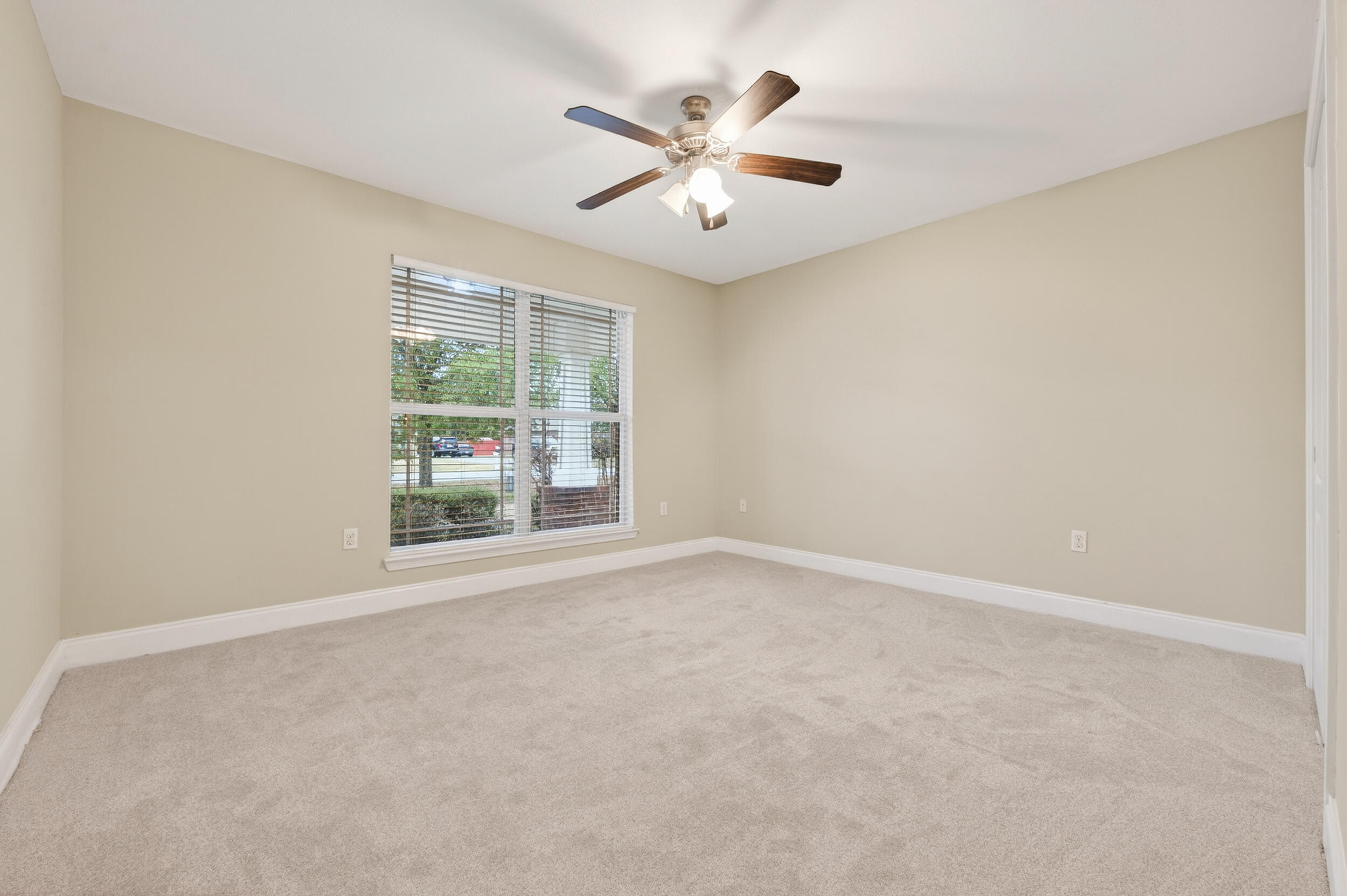 BROWNSTONE MANOR - Residential