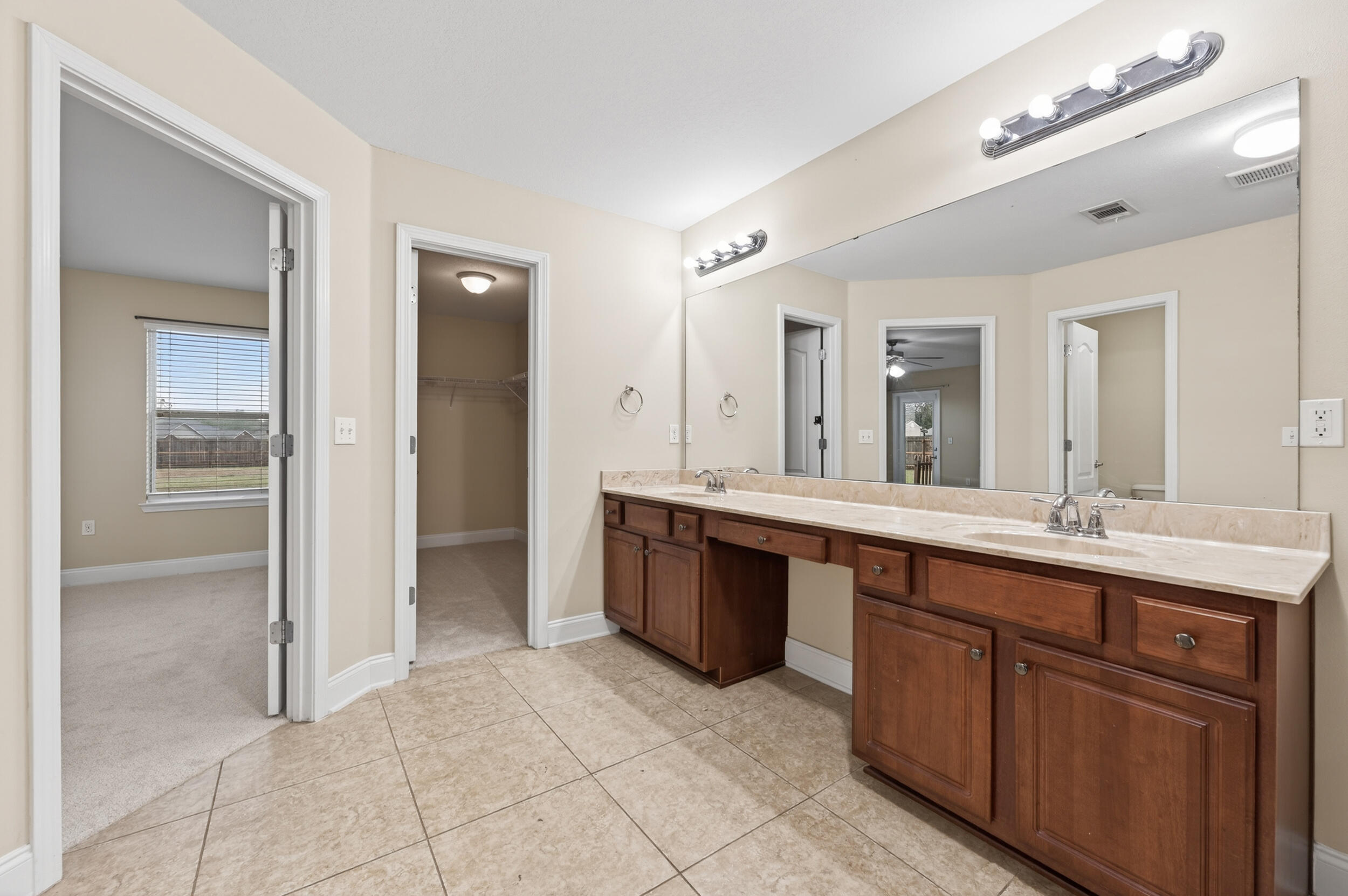 BROWNSTONE MANOR - Residential