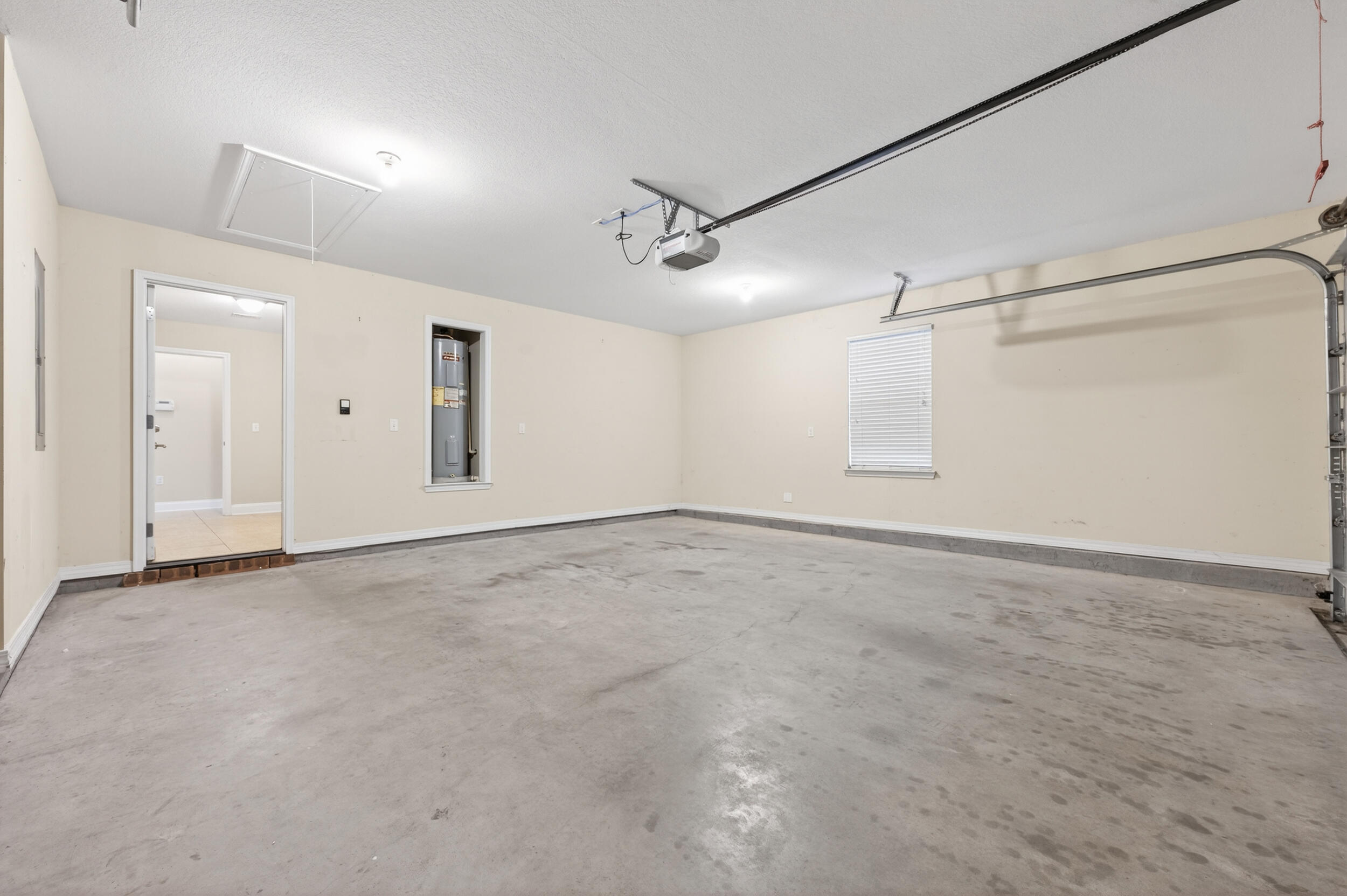 BROWNSTONE MANOR - Residential