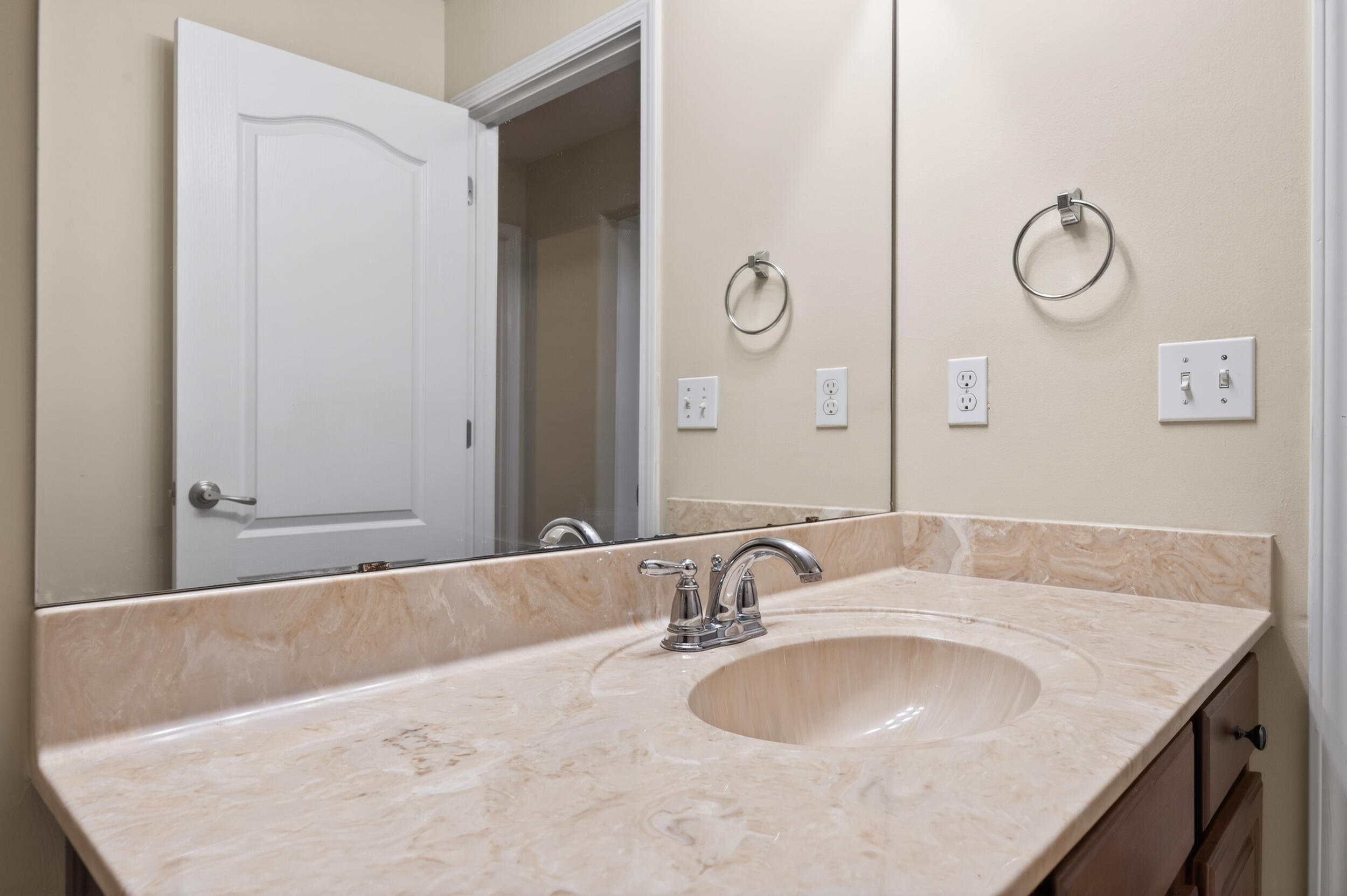 BROWNSTONE MANOR - Residential