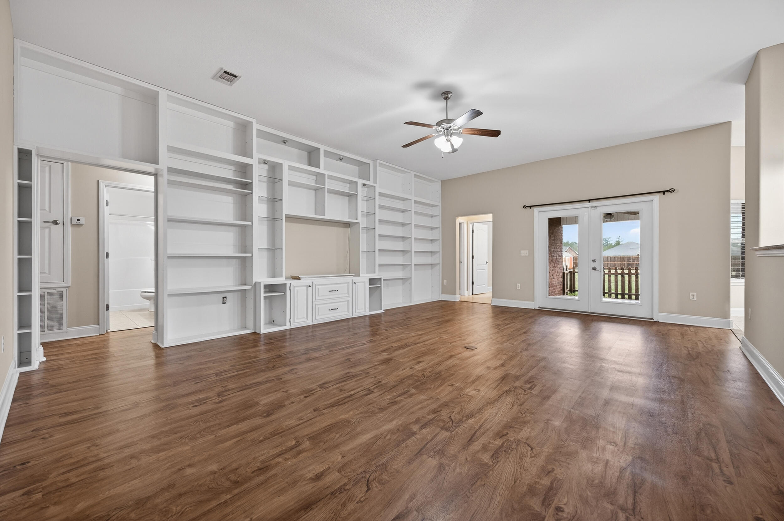 BROWNSTONE MANOR - Residential