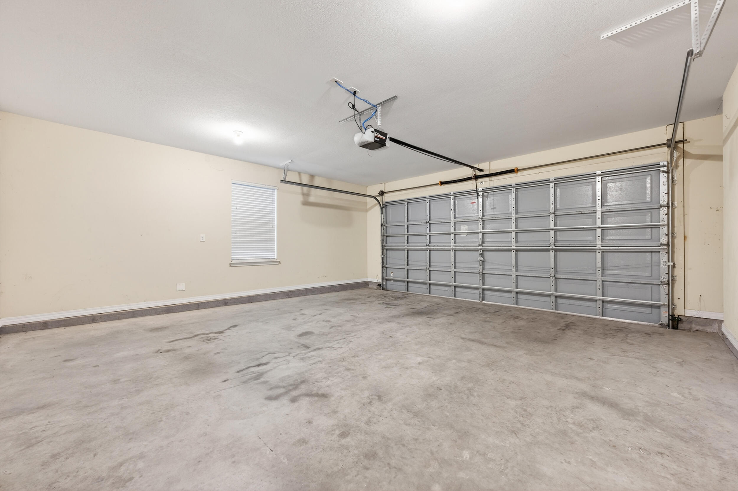 BROWNSTONE MANOR - Residential