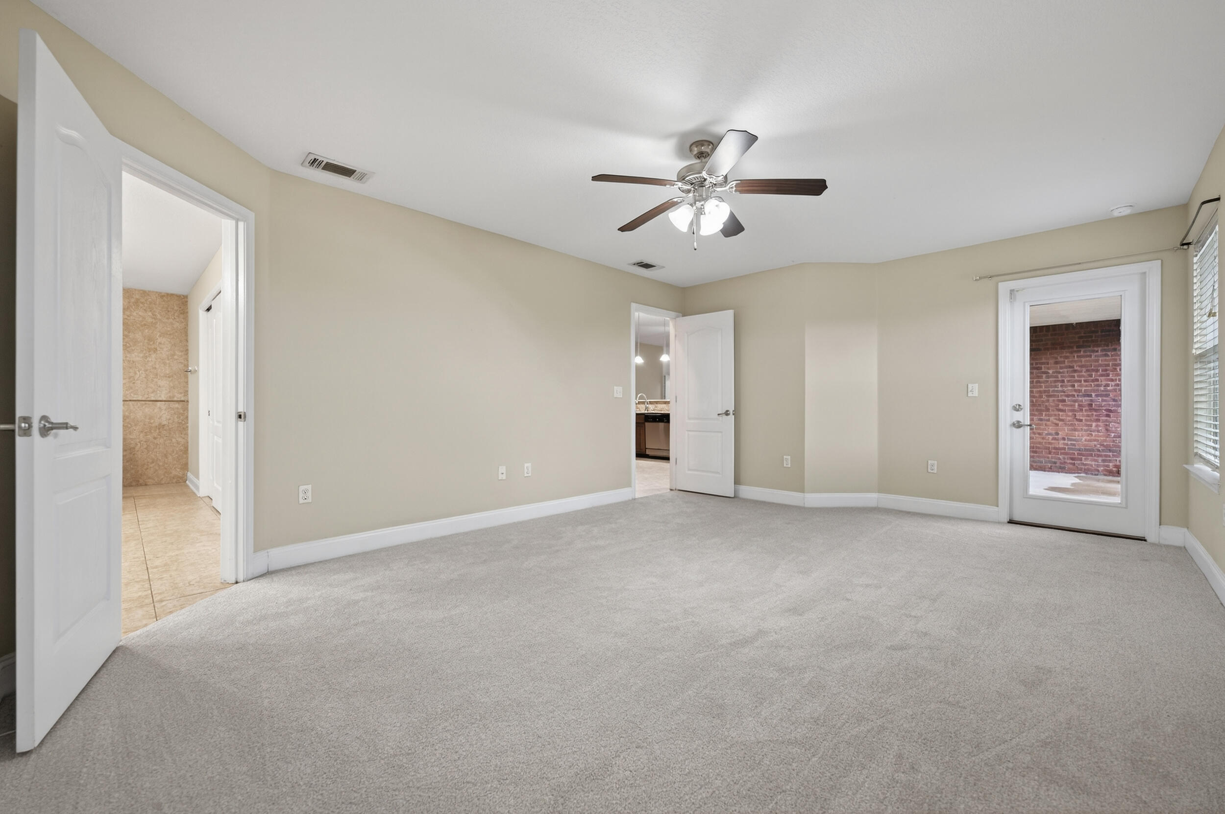 BROWNSTONE MANOR - Residential