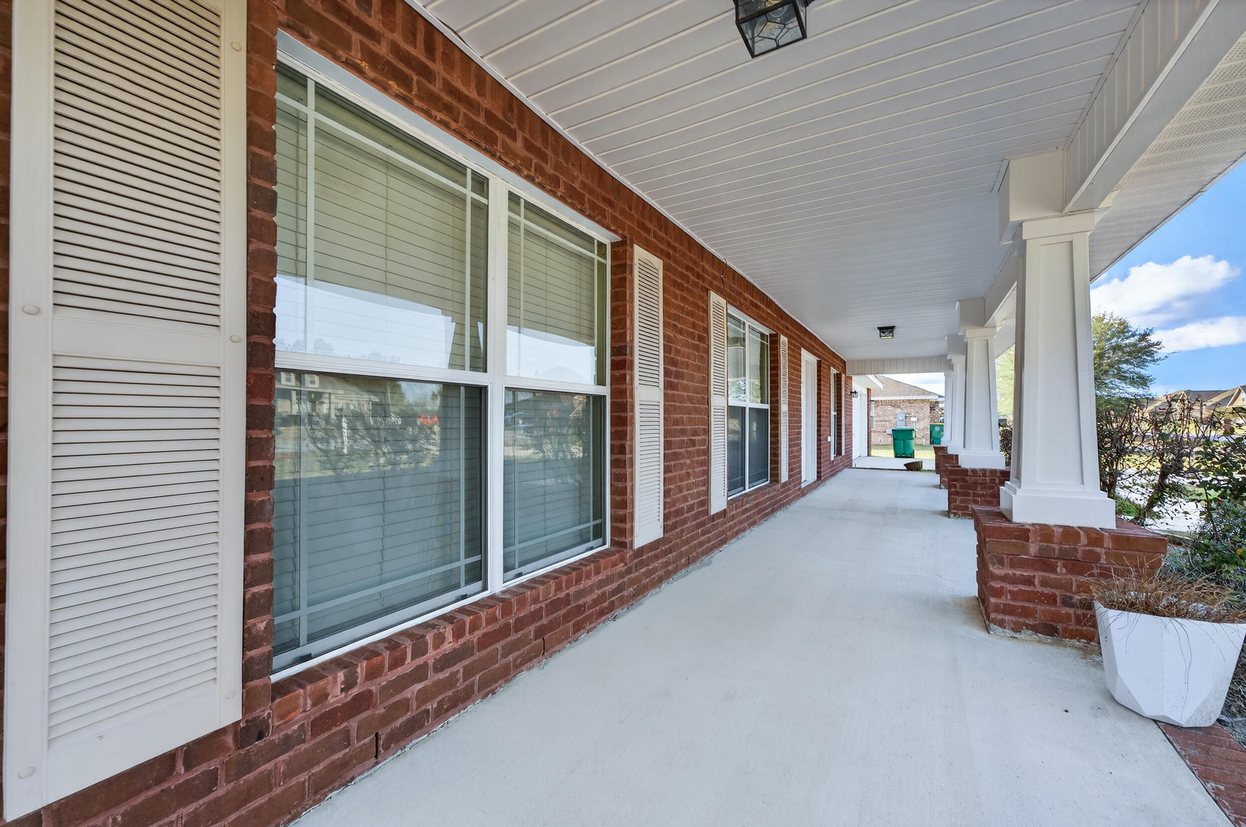 BROWNSTONE MANOR - Residential