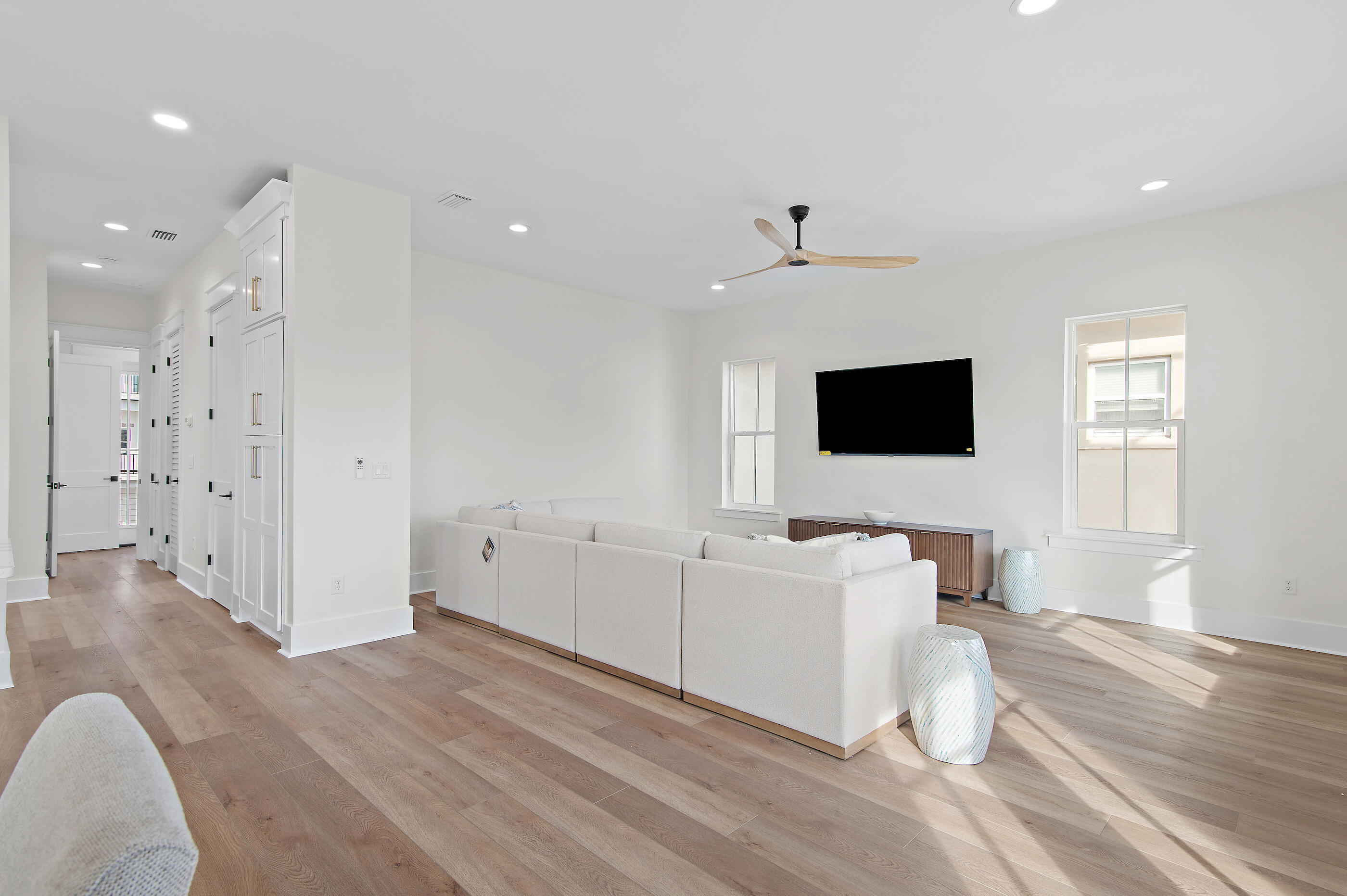 EMERALD WATERS VILLAGE - Residential