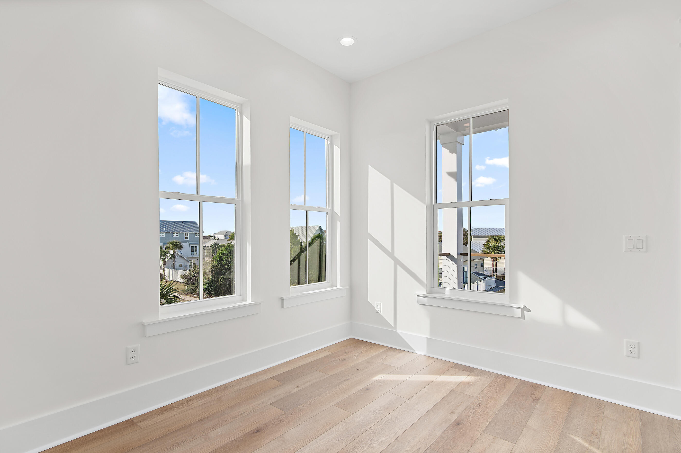 EMERALD WATERS VILLAGE - Residential